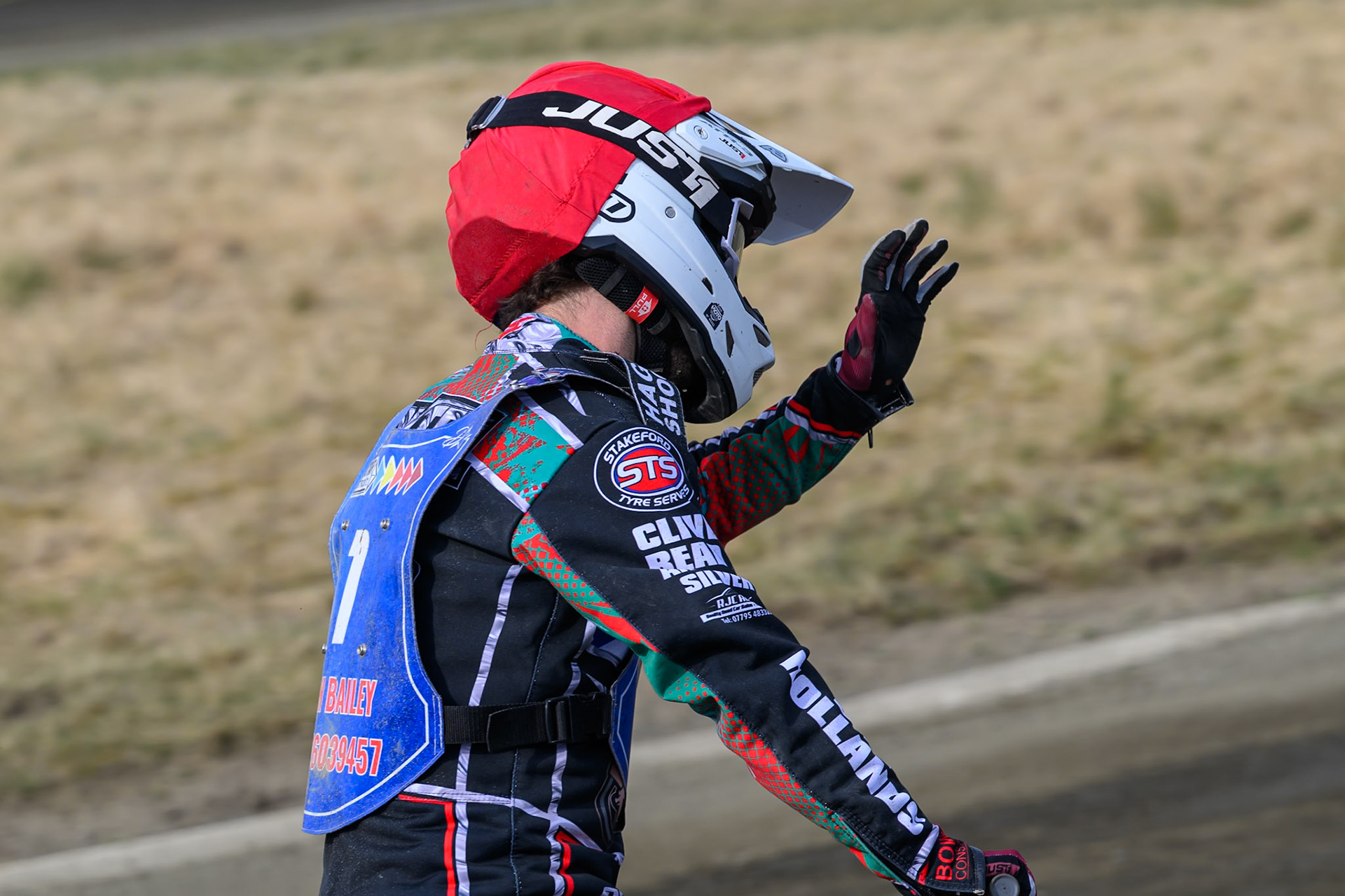 Alfie Bowtell of Buxton Bulls  waves to the fans after his Heat13 win during the Challenge match between Buxton Bulls and Leicester Lion Cubs at Hi-Edge Speedway, Buxton on Sunday 26th April 2026. (Photo: Ian Charles | MI News)
