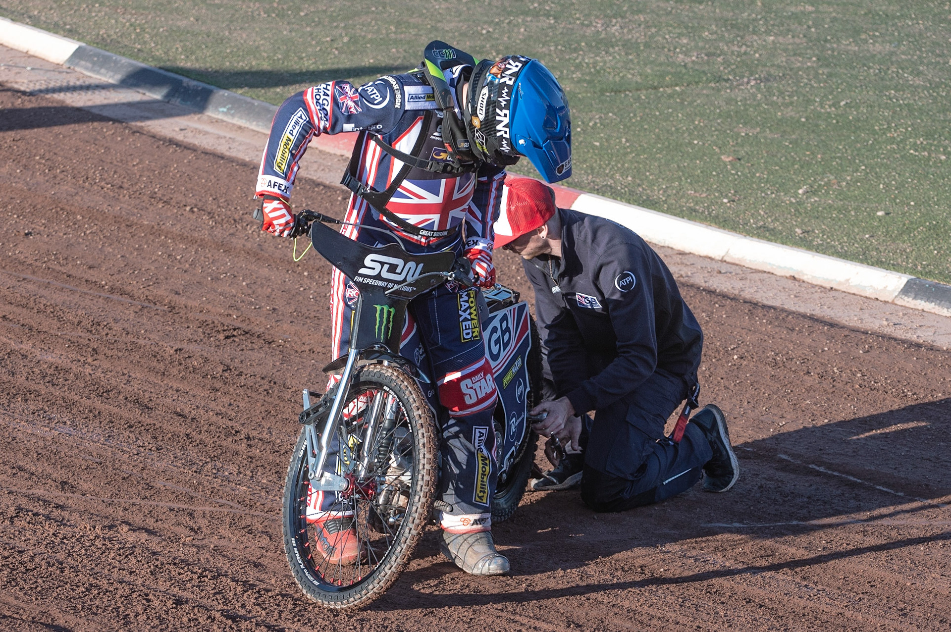 Photo: Ian Charles

Craig Cook receives some last minute attention 


Monster Energy FIM Speedway Of Nations, Race Off 2, Belle Vue National Speedway Stadium, Manchester 7 May  2019
