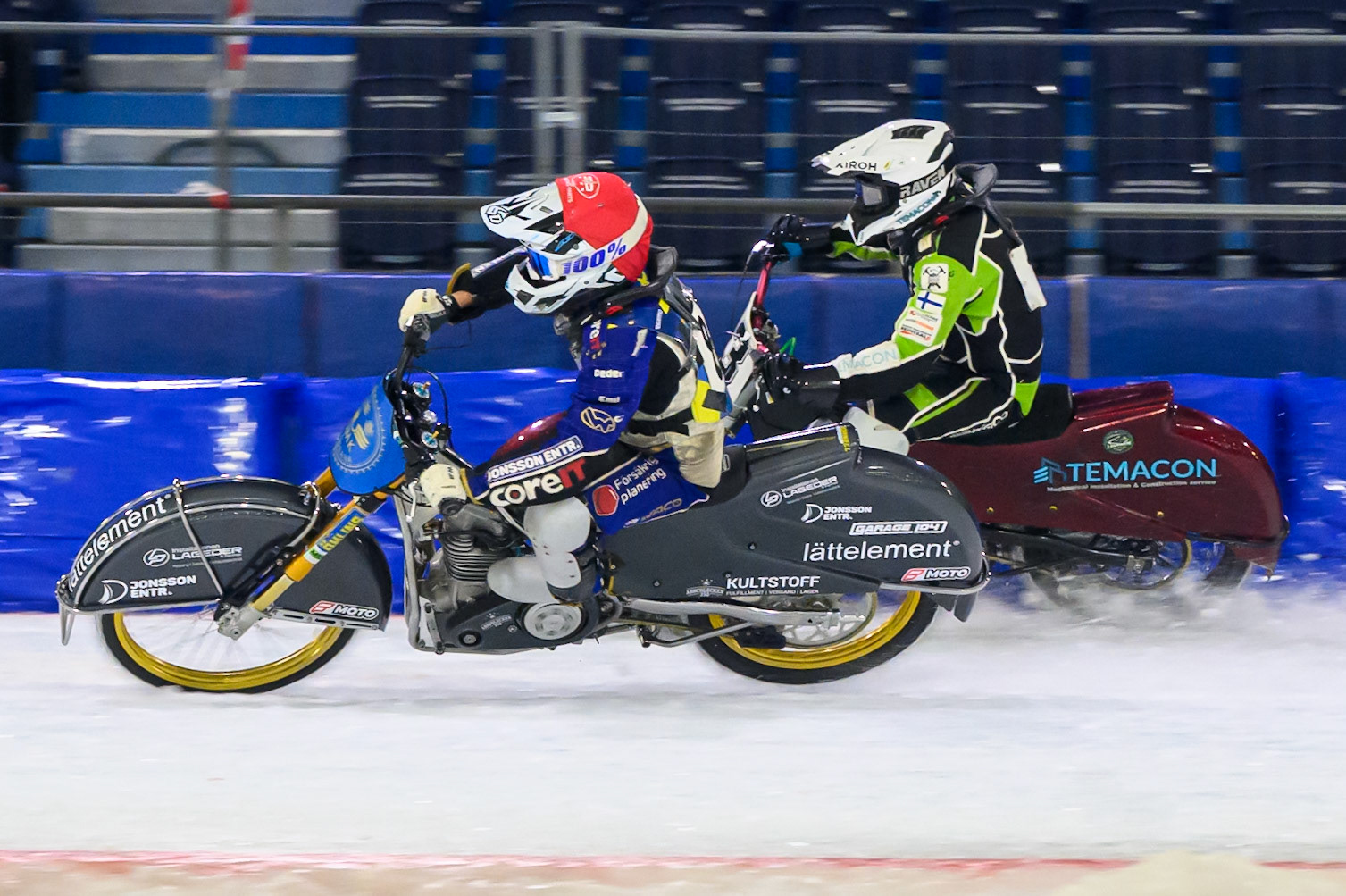Jimmy Hörnell of Sweden  in Red rides inside Arttu Lehtinen of Finland  in White during the ROELOF THIJS BOKAAL at Ice Rink Thialf, Heerenveen on Friday 10th April 2026.  (Photo: Ian Charles | MI News)