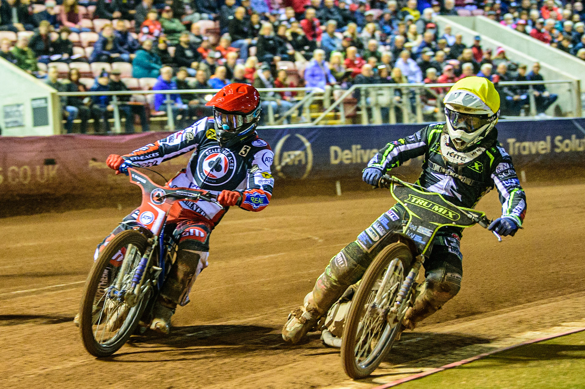 Paul Starke  (Yellow) inside Matej Zagar  (Red) during the SGB Premiership Semi Final 2nd Leg between Belle Vue Aces and Ipswich Witches at the National Speedway Stadium, Manchester on Monday 3rd October 2022. (Credit: Ian Charles | MI News)