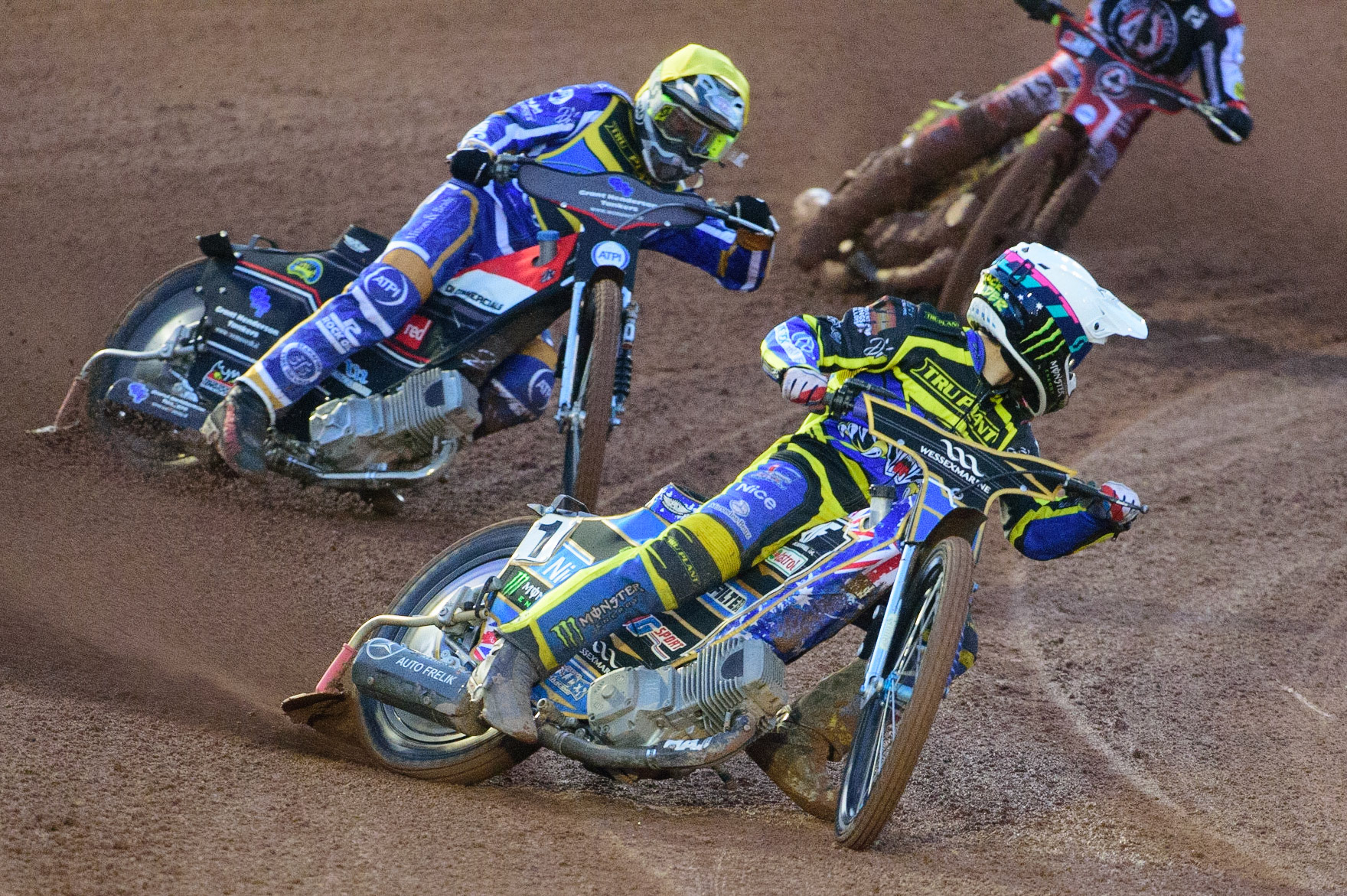 MANCHESTER, UK.  MAR 28TH.  Jack Holder of Sheffield looks to is left leading Richie Worrall of Sheffield  (Yellow) during the SGB Premiership League Cup match between Belle Vue Aces and Sheffield Tigers at the National Speedway Stadium, Manchester on Monday 28th March 2022. (Credit: Ian Charles | MI News)