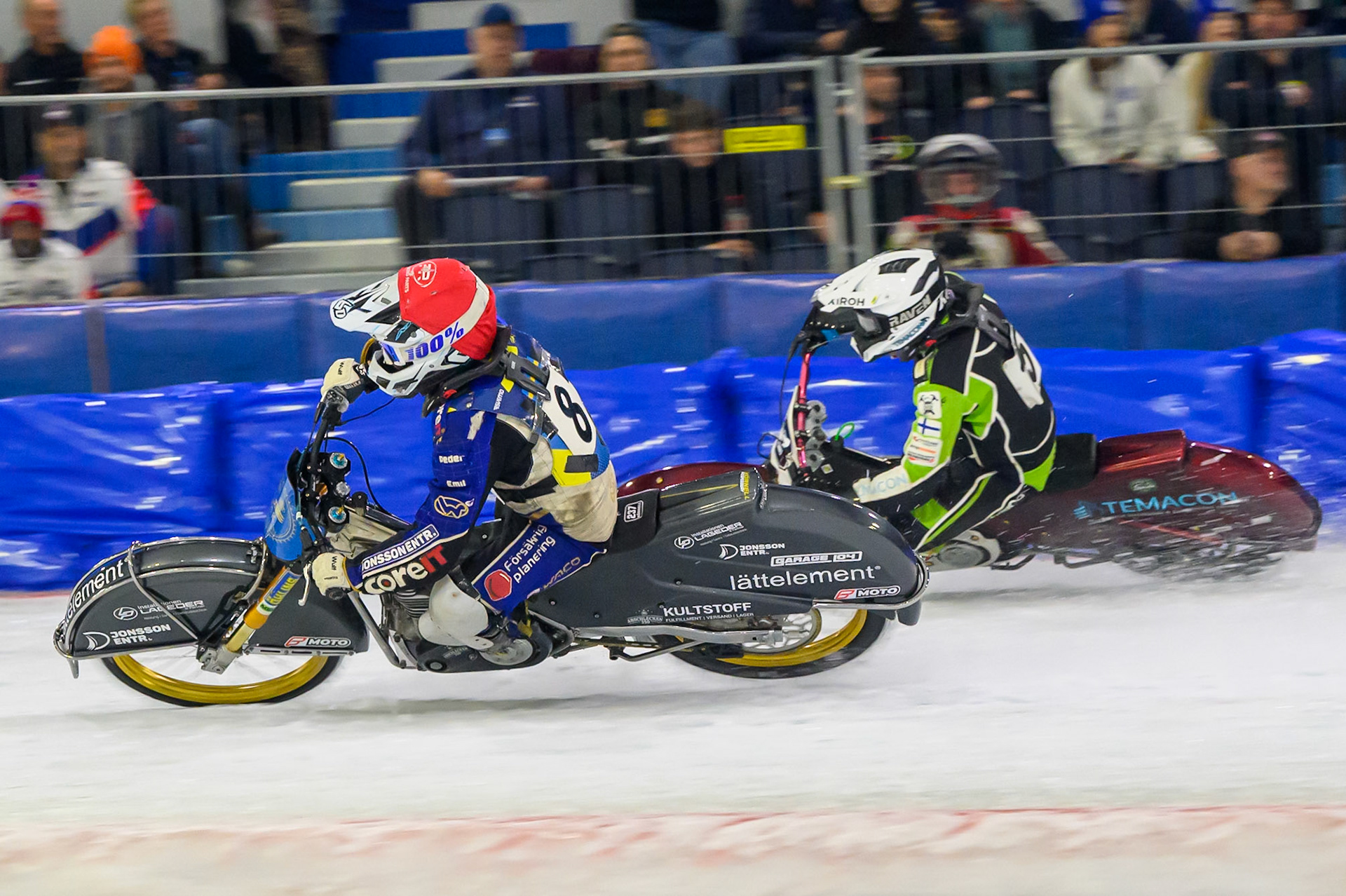 Jimmy Hörnell of Sweden  in Red rides inside Arttu Lehtinen of Finland  in White during the ROELOF THIJS BOKAAL at Ice Rink Thialf, Heerenveen on Friday 10th April 2026.  (Photo: Ian Charles | MI News)