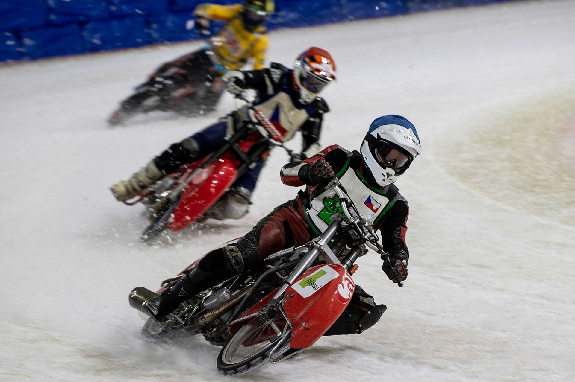Photo: Ian Charles

Robert Růžička (Blue) leads David Lizák and Robert Irving (Yellow)

Roelof Thijs Bokaal, Ice Rink Thialf, Heerenveen, Netherlands Friday  29  March  2019