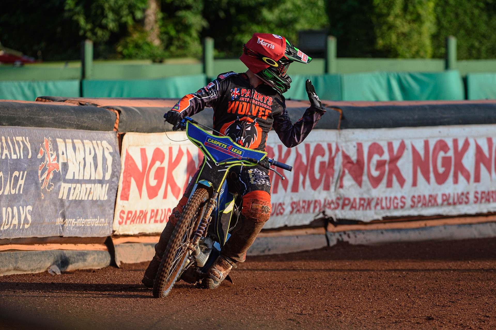 WOLVERHAMPTON, UK. JULY 26TH  Nick Morris  acknowledges his rivals after his last dash heat winduring the SGB Premiership match between Wolverhampton Wolves and Belle Vue Aces at the Ladbroke Stadium, Wolverhampton on Monday 26th July 2021. (Credit: Ian Charles | MI News)