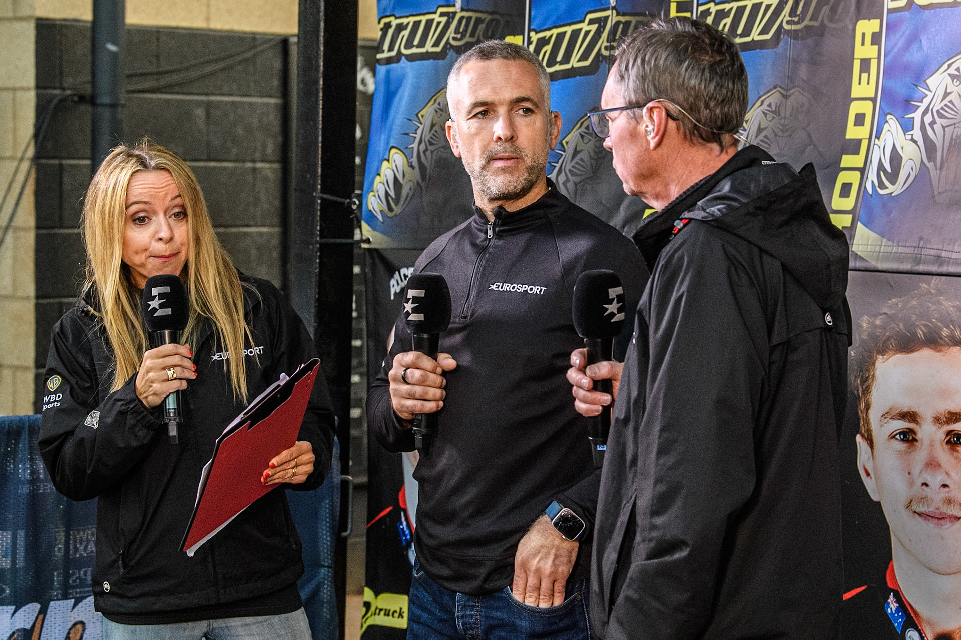 (L to R) Eurosport presenter Abi Stephens, Meeting analyst Scott Nicholls and Commentator Kelvin Tatum record their opening for the TV coverage during the Rowe Motor Oil Premiership Play Off Semi Final 2nd leg between Sheffield Tigers and Belle Vue Aces at Owlerton Stadium, Sheffield on Thursday 19th September 2024. (Photo: Ian Charles | MI News)