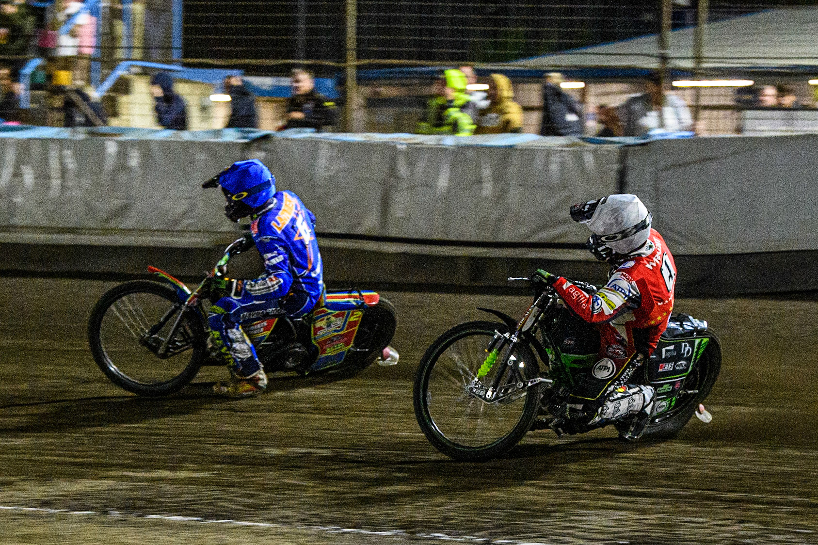 Charles Wright (White) chases Simon Lambert  (Blue) during the Sports Insure Premiership match between King's Lynn Stars and Belle Vue Aces at the Adrian Flux Arena, King's Lynn on Thursday 24th August 2023. (Photo: Ian Charles | MI News)