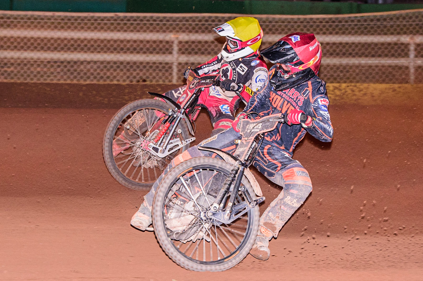 Sam Masters  (Red) leads Max Fricke (Yellow) during the SGB Premiership match between Wolverhampton Wolves and Belle Vue Aces at Monmore Green Stadium, Wolverhampton on Monday 29th August 2022. (Credit: Ian Charles | MI News)