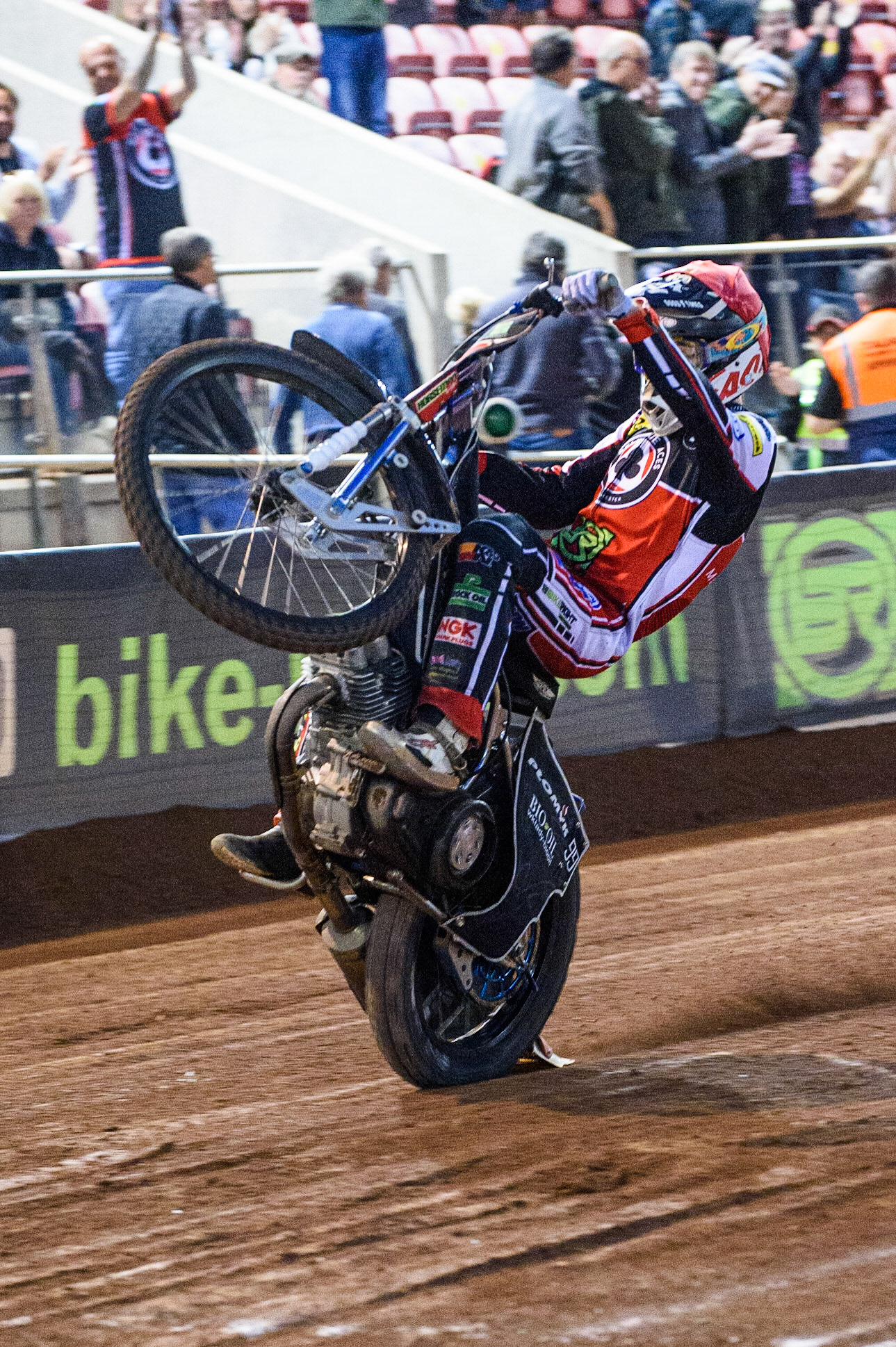 MANCHESTER UKDan Bewley  wheelies during the SGB Premiership match between Belle Vue Aces and Ipswich Witches at the National Speedway Stadium, Manchester on Monday 2nd August 2021. (Credit: Ian Charles | MI News)