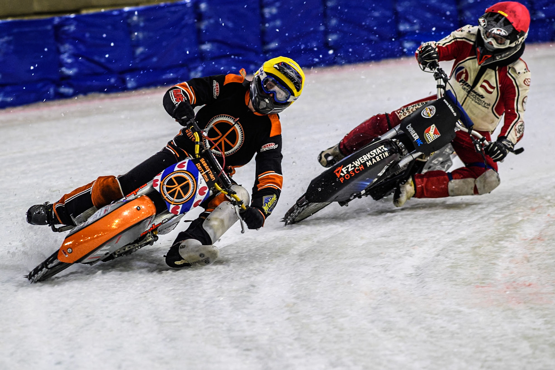Sebastian Reitsma of The Netherlands in Yellow leading Martin Posch of Austria in Red during the Roelof Thijs Bokaal at Ice Rink Thialf, Heerenveen, The Netherlands on Friday 5th April 2024. (Photo: Ian Charles | MI News)