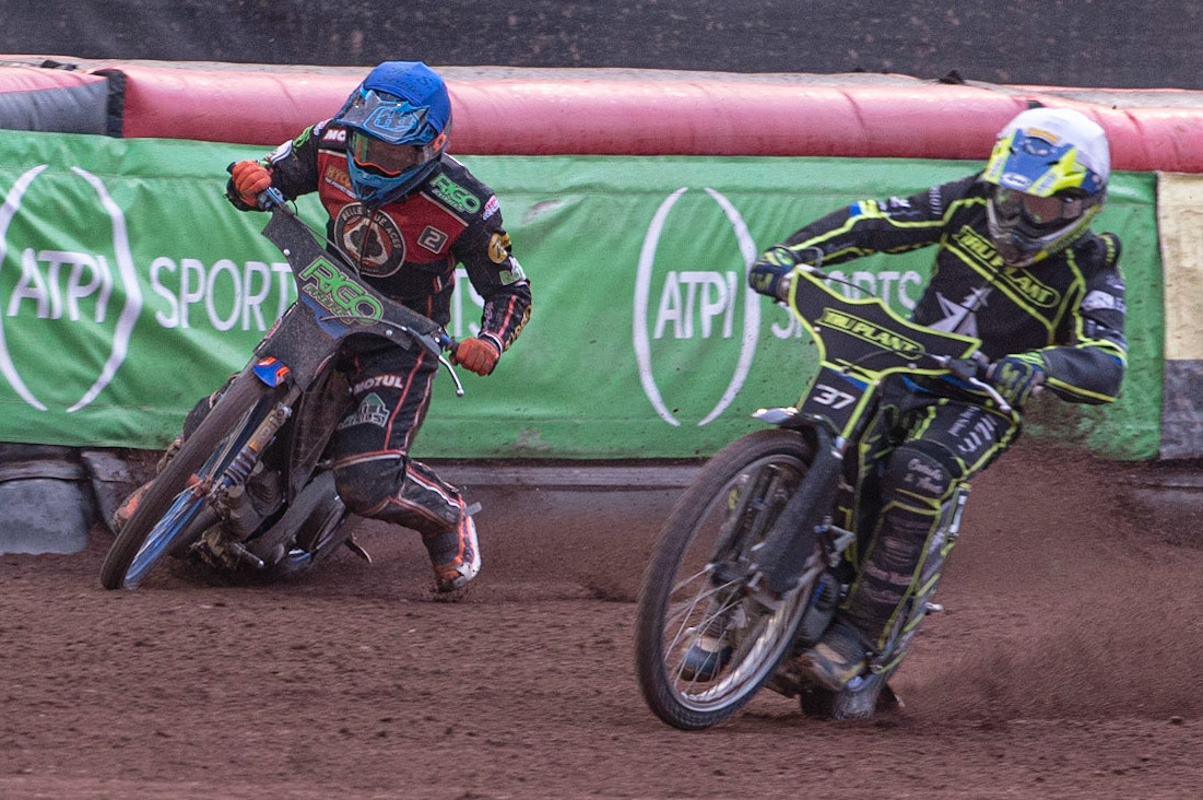 Photo: Ian Charles

Dimitri Bergé  gets into difficulty 

Belle Vue Aces v Ipswich Witches, British Speedway Premiership, Belle Vue National Speedway Stadium, Manchester, Monday 3  June  2019