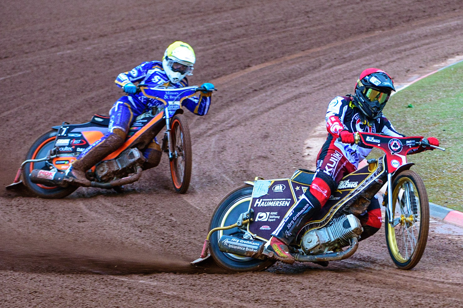 MANCHESTER, UK. MAY 16TH Norick Blödorn  (Red) leads Jack Thomas  (Yellow) during the SGB Premiership match between Belle Vue Aces and King's Lynn Stars at the National Speedway Stadium, Manchester on Monday 16th May 2022. (Credit: Ian Charles | MI News)
