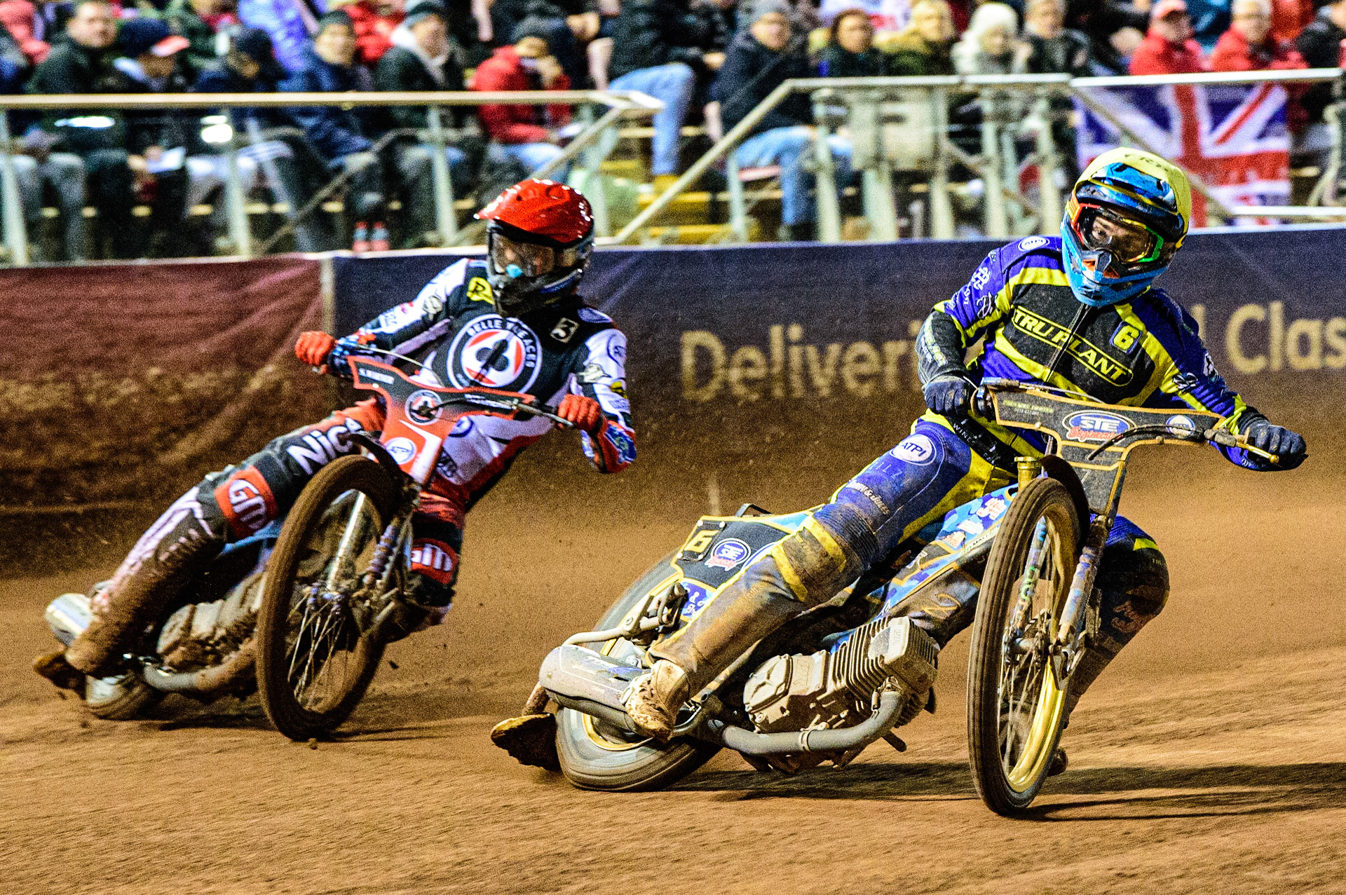 Justin Sedgmen  (Yellow) inside Matej Zagar  (Red) during the SGB Premiership Grand Final 1st leg between Belle Vue Aces and Sheffield Tigers at the National Speedway Stadium, Manchester on Monday 10th October 2022. (Credit: Ian Charles | MI News)
