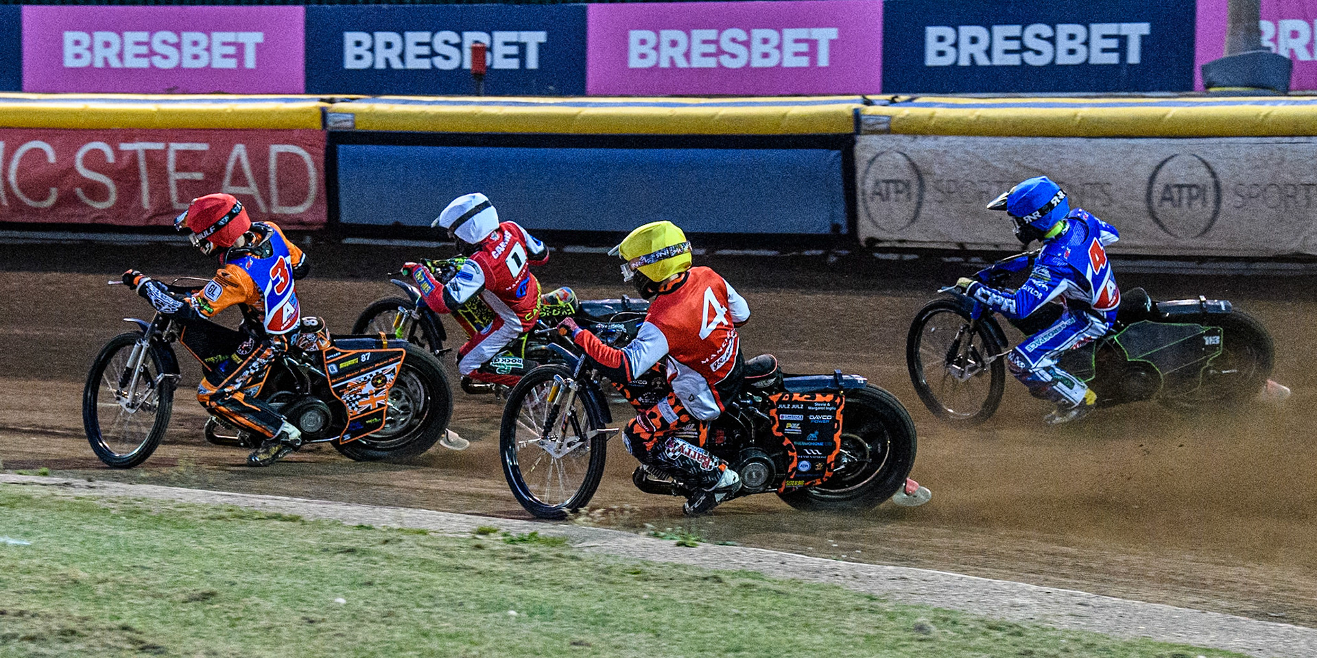 Belle Vue Colts' William Cairns in White rides outside Steelers3\ in Red with Belle Vue Colts' Guest Rider Cooper Rushen in Yellow and Steelers' Vinnie Foord in Blue behind during the WSRA National Development League match between Steelers and Belle Vue Colts at Owlerton Stadium, Sheffield on Monday 5th May 2025. (Photo: Ian Charles | MI News)