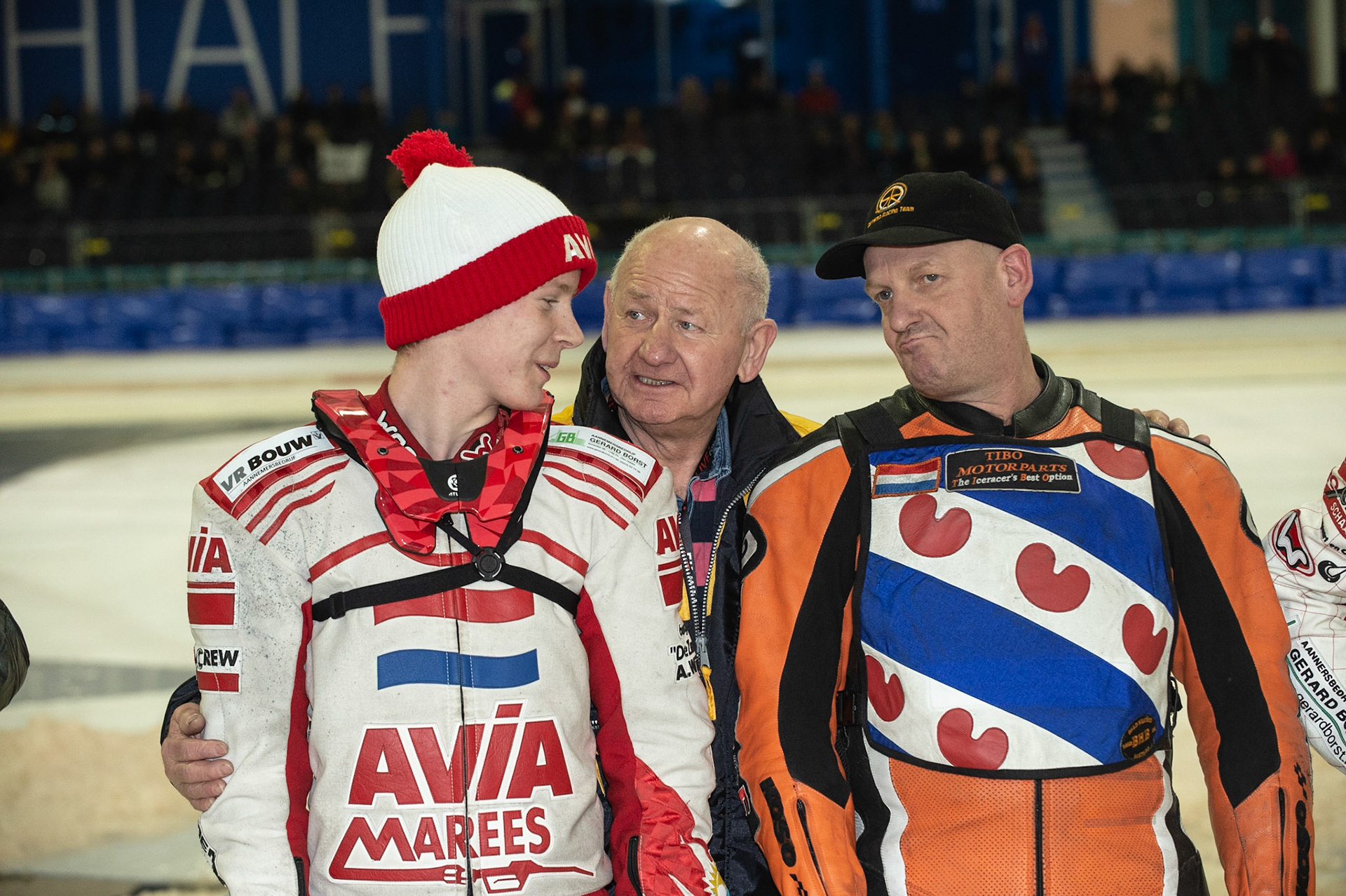 Photo: Ian Charles

Dutch riders Niek Schaap (left) and Simon Reitsma (right) with meeting sponsor Roelof Thijs 

Roelof Thijs Bokaal, Ice Rink Thialf, Heerenveen, Netherlands Friday  29  March  2019