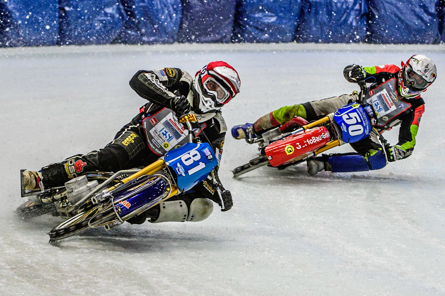 Jimmy Olsen (81) (Red) leads Harald Simon (50) (White) during the Ice Speedway Gladiators World Championship Final 1 at Max-Aicher-Arena, Inzell, Germany on Saturday 18th March 2023. (Photo: Ian Charles | MI News)