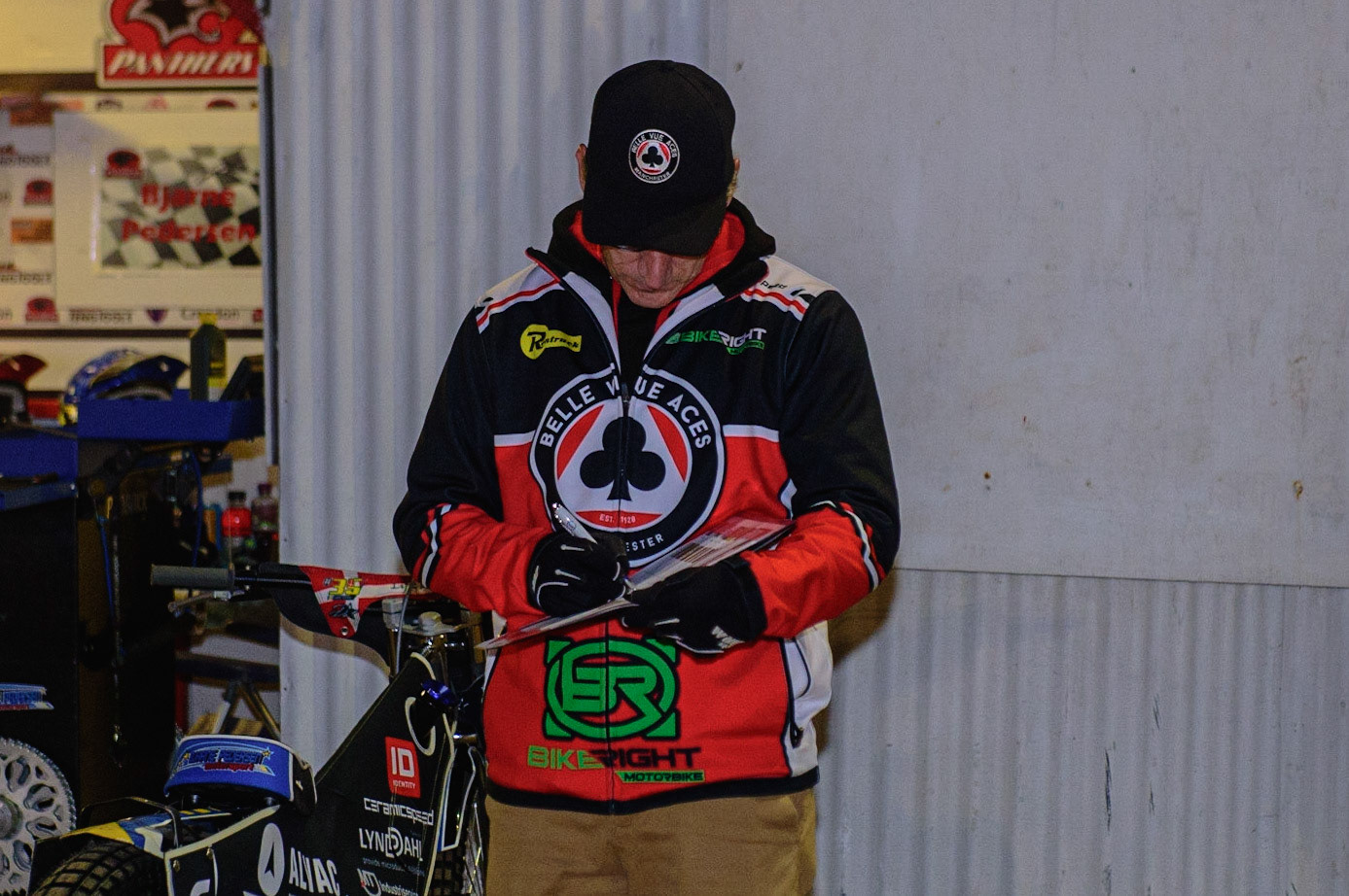 PETERBOROUGH, UK. OCT 14TH Belle Vue BikeRight Aces  Manager Mark Lemon  plans his next move during the SGB Premiership Grand Final 2nd leg between Peterborough and Belle Vue Aces at East of England Showground, Peterborough on Thursday 14th October 2021. (Credit: Ian Charles | MI News)
