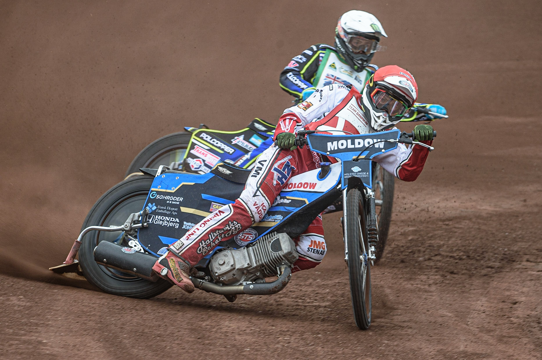 GLASGOW, UK. JUNE 19TH.  Rasmus Jensen (Denmark) (Red) leads Jaimon Lidsey (Australia) during the FIM Speedway Grand Prix Qualifying Round at the Peugeot Ashfield Stadium, Glasgow on Saturday 19th June 2021. (Credit: Ian Charles | MI News)