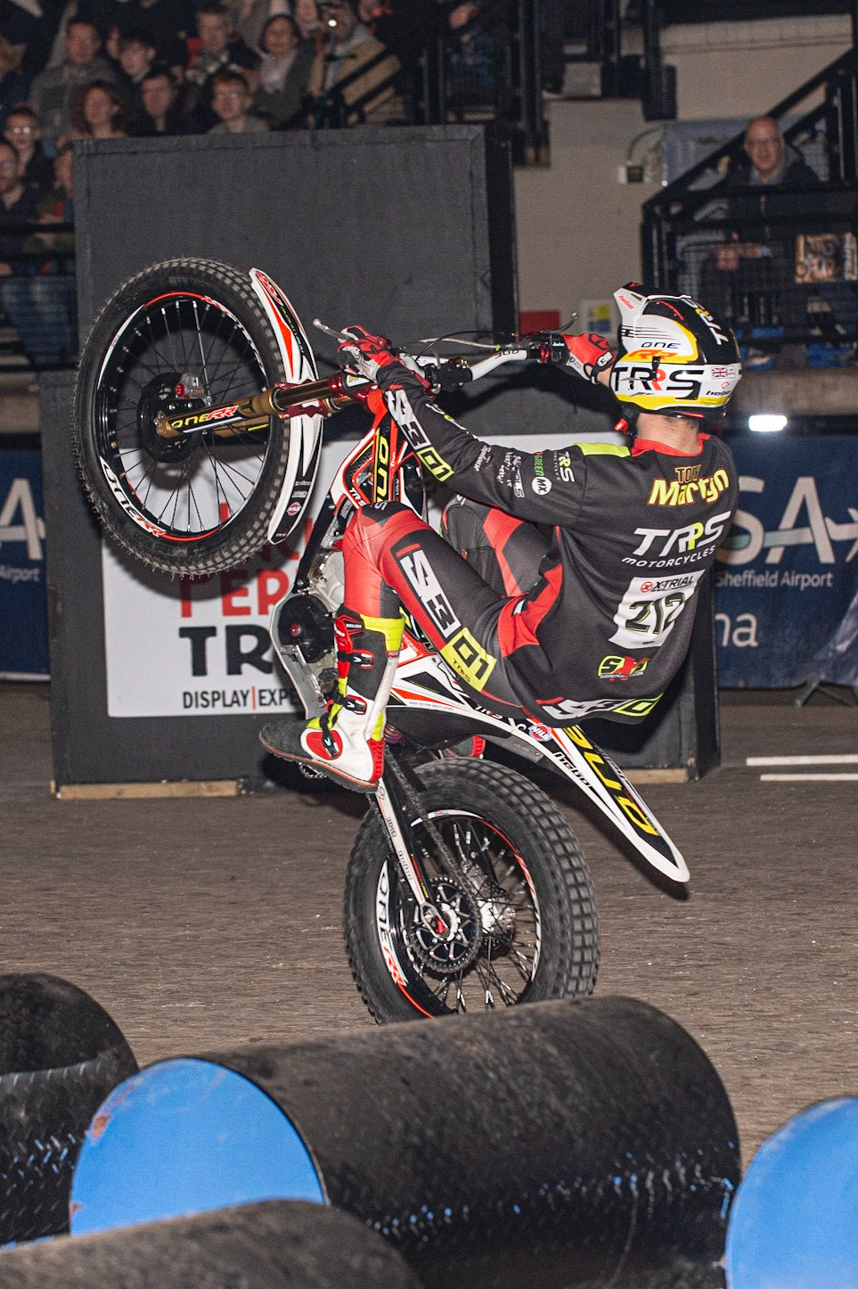 SHEFFIELD, ENGLAND  - DECEMBER 28TH  Toby Martyn, UK (Beta)makes his entrance  during the 25th Anniversary Sheffield Indoor Trial at the FlyDSA Arena, Sheffield on Saturday 28th December 2019. (Credit: Ian Charles | MI News)