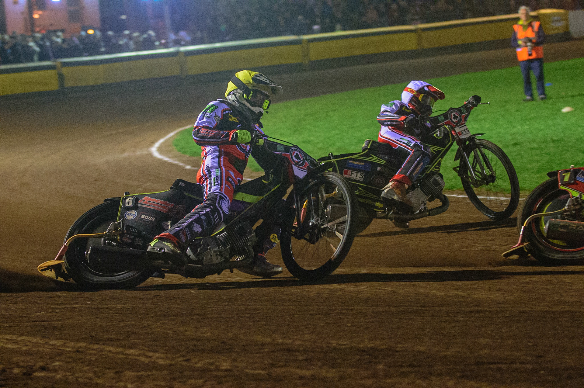 PETERBOROUGH, UK. OCT 14TH Tom Brennan  (Yellow) outside Richie Worrall  (White) during the SGB Premiership Grand Final 2nd leg between Peterborough and Belle Vue Aces at East of England Showground, Peterborough on Thursday 14th October 2021. (Credit: Ian Charles | MI News)