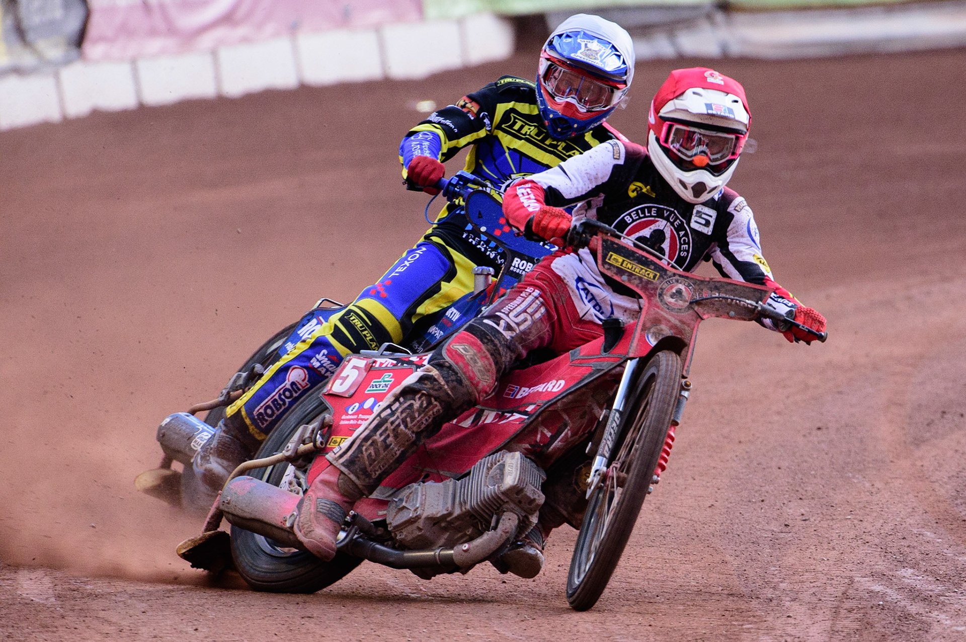 MANCHESTER, UK. JUL 5TH   Max Fricke  (Red) leads Tobiasz Musielak  (White) during the SGB Premiership match between Belle Vue Aces and Sheffield Tigers at the National Speedway Stadium, Manchester on Tuesday 5th July 2022. (Credit: Ian Charles | MI News)