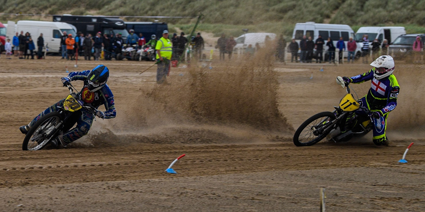 Arran Butcher (20) leads Paul Cooper (11) in the solos final during the Fylde ACU British Sand Racing Masters Championship at  St Annes on Sea, Lancashire on Sunday 30th July 2023. (Photo: Ian Charles | MI News)