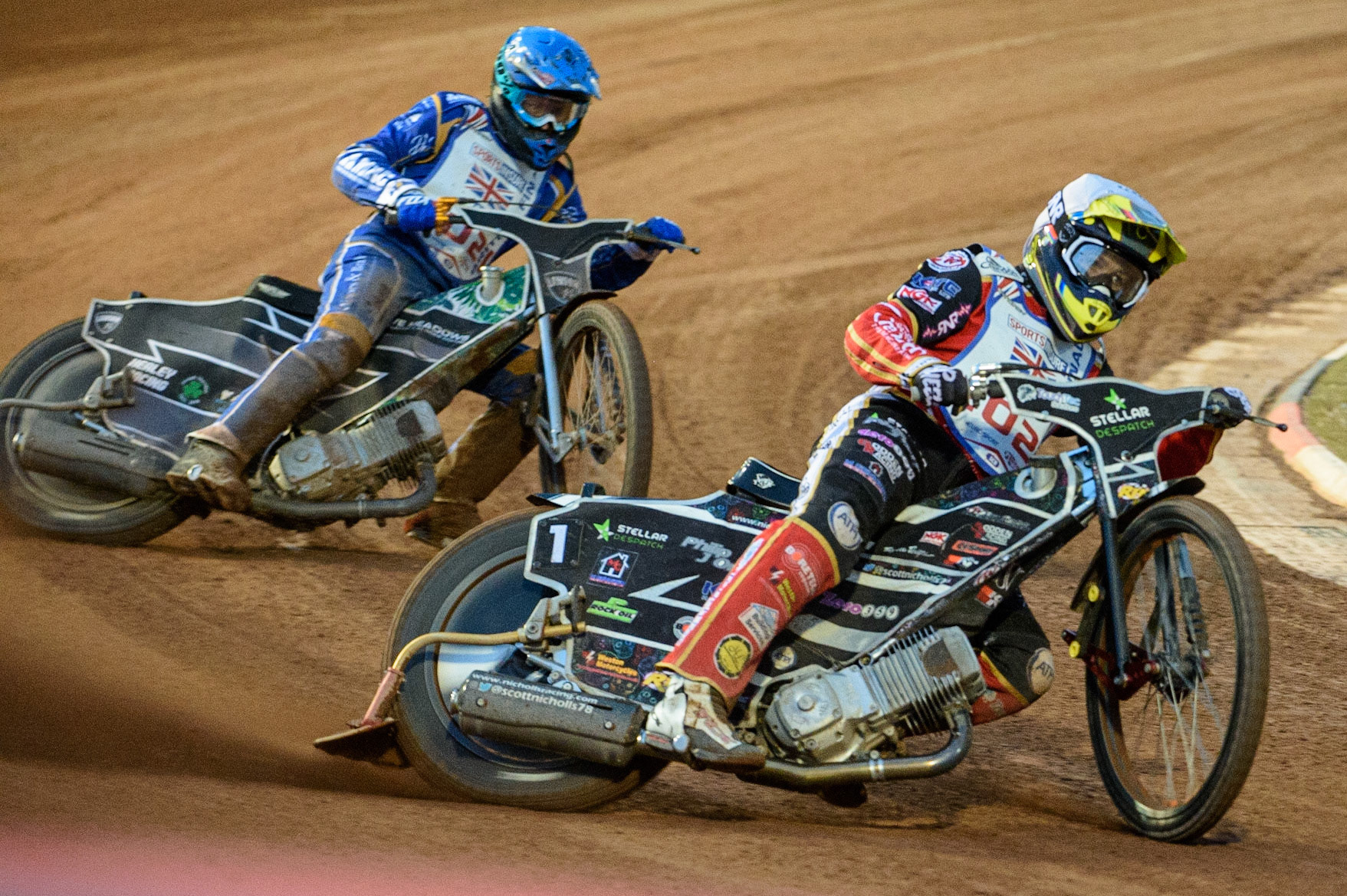 MANCHESTER, UK. AUGUST 16TH   Scott Nicholls  (White) leads Richard Lawson. (Blue) during the Sports Insure British Speedway Finals at the National Speedway Stadium, Manchester on Monday 16th August 2021. (Credit: Ian Charles | MI News)