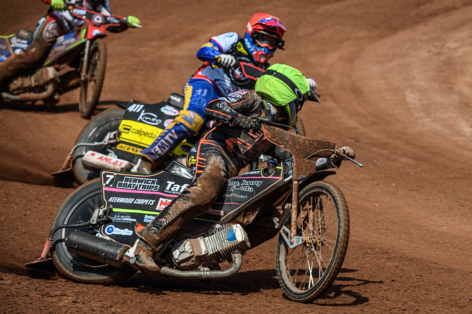 Leon Flint (Yellow) looks for Paco Castagna (Red) during the Sports Insure Premiership match between Belle Vue Aces and Wolverhampton Wolves at the National Speedway Stadium, Manchester on Monday 29th May 2023. (Photo: Ian Charles | MI News)