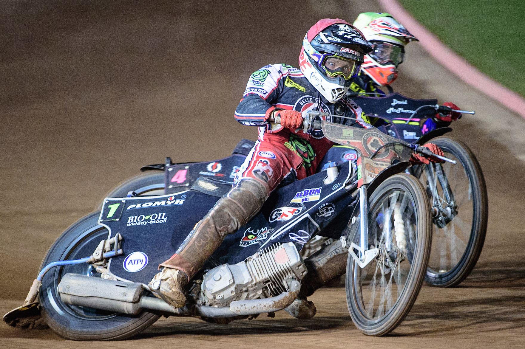 MANCHESTER, UK. OCT 7TH  Dan Bewley  (Red) leads Jack Holder  (White) during the SGB Premiership Play off Semi-Final Second Leg between Belle Vue Aces and Sheffield Tigers at the National Speedway Stadium, Manchester on Thursday 7th October 2021. (Credit: Ian Charles | MI News)