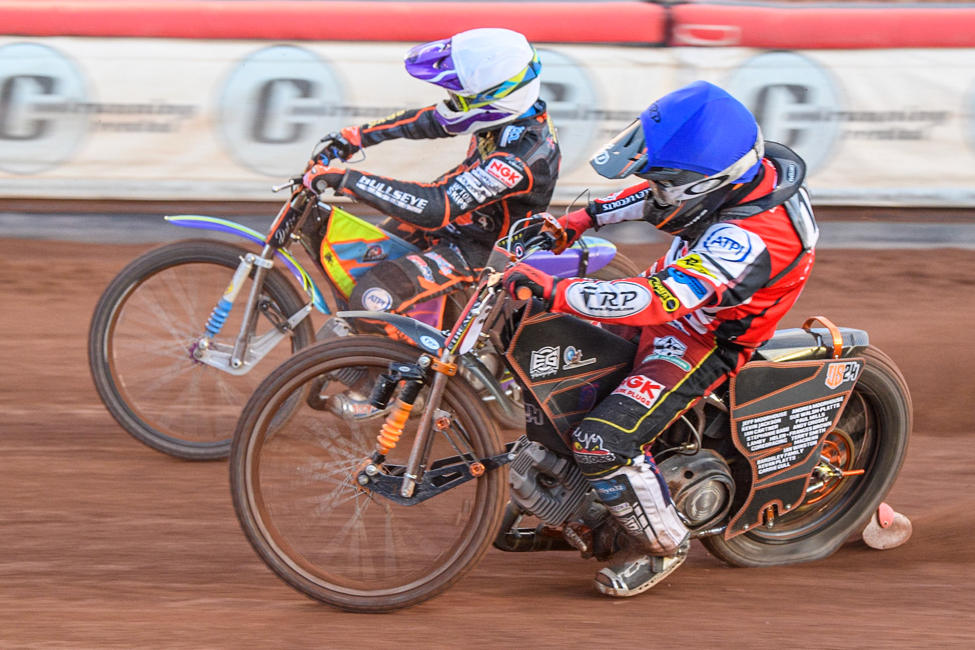 Jack Smith (Blue) inside Rory Schlein (White) during the Sports Insure Premiership match between Belle Vue Aces and Wolverhampton Wolves at the National Speedway Stadium, Manchester on Monday 3rd July 2023. (Photo: Ian Charles | MI News)