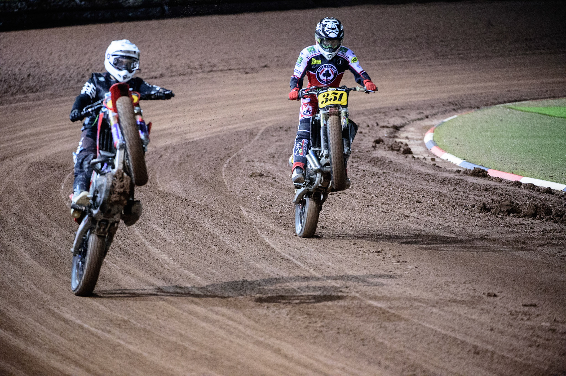 MANCHESTER, UK. OCT 30TH   Rob Mear (500) and Dan Bewley (351) wheelie  during the Manchester Masters Sidecar Speedway and Flat Track Racing at the National Speedway Stadium, Manchester on Saturday 30th October 2021. (Credit: Ian Charles | MI News)