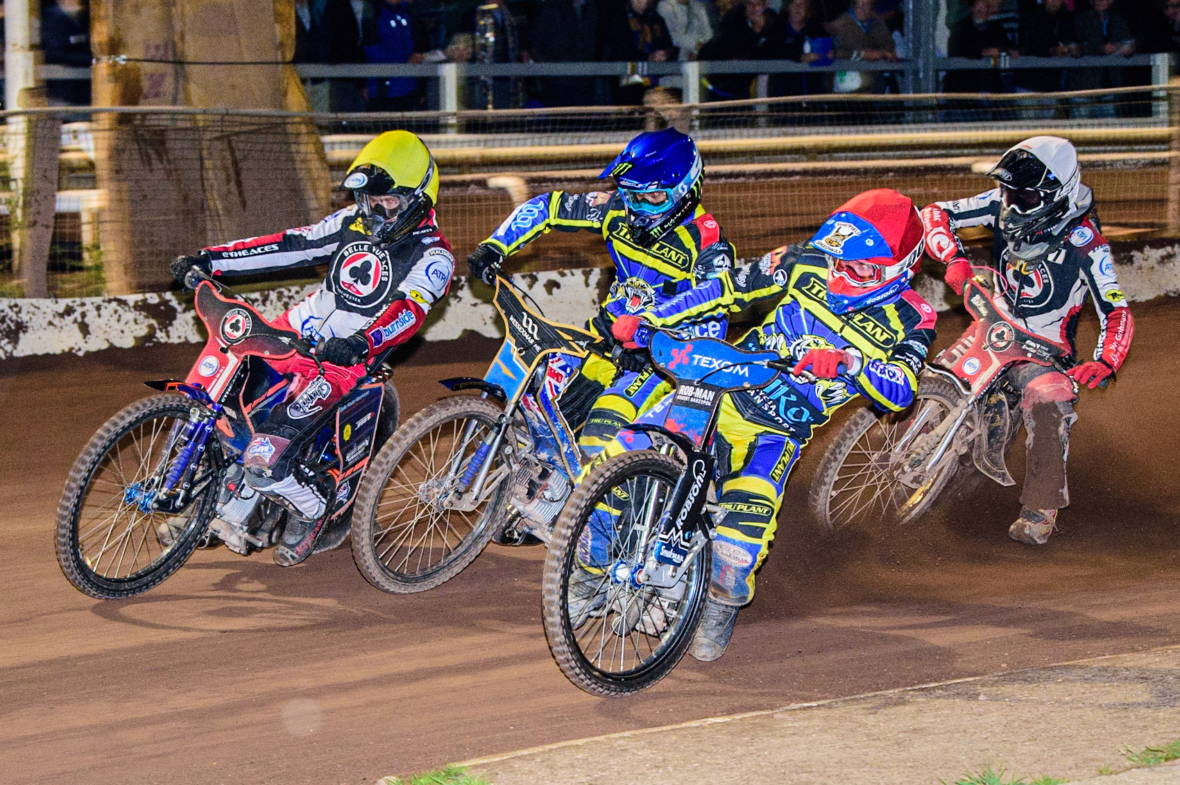 Brady Kurtz  (Yellow) outside Jack Holder  (Blue) and Tobiasz Musielak  (Red) with Norick Blodorn  (White) ayt the rear during the SGB Premiership match between Sheffield Tigers and Belle Vue Aces at Owlerton Stadium, Sheffield on Thursday 22nd September 2022. (Credit: Ian Charles | MI News)