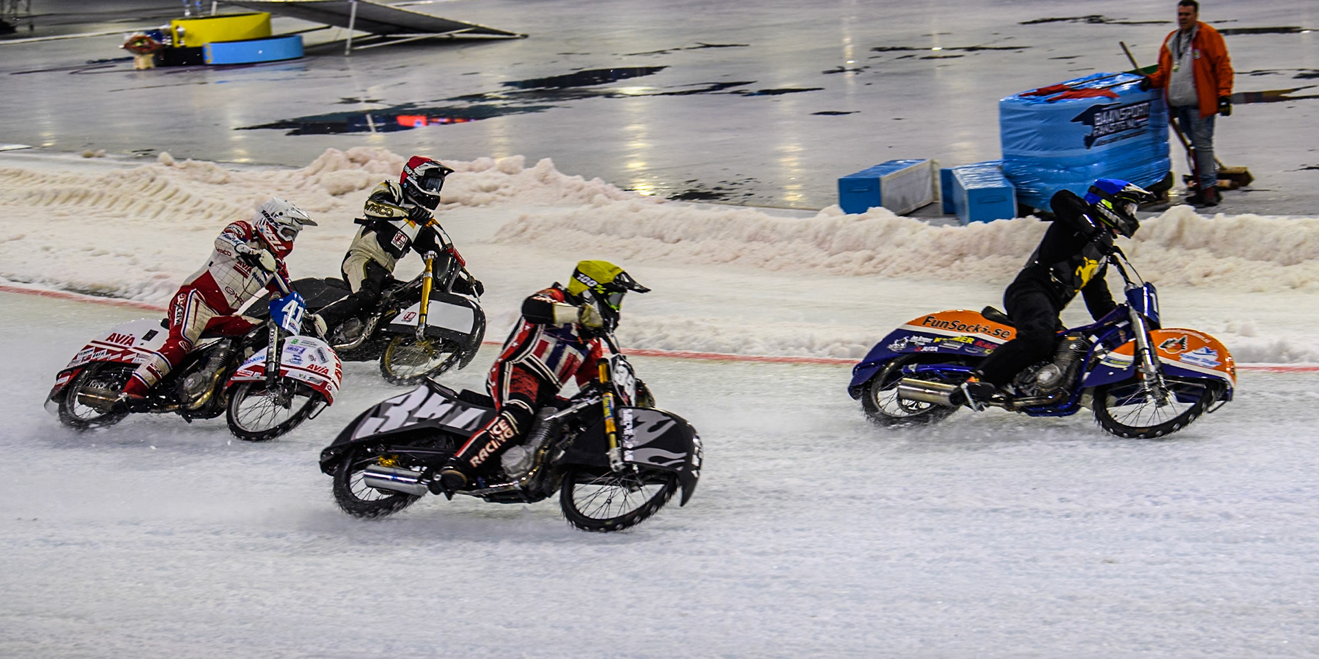 Last Chance Race: Leon Kramer of The Netherlands in Blue leading Jo Saetre of Norway in Yellow Niek Schaap of The Netherlands in White and Franz Mayerbüchler of Germany in Red during the Roelof Thijs Bokaal, Ice Rink Thialf, Heerenveen, Netherlands on Friday 4th April 2025. (Photo: Ian Charles | MI News)
