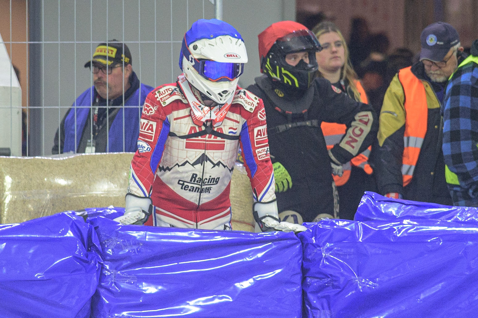 HEERENVEEN, NL. APR 1.  Martin Posch (left) and Henri Ahlbom watch the track prep during the ROLOEF THIJS BOKAAL  at Ice Rink Thialf, Heerenveen on Friday 1st April 2022. (Credit: Ian Charles | MI News)