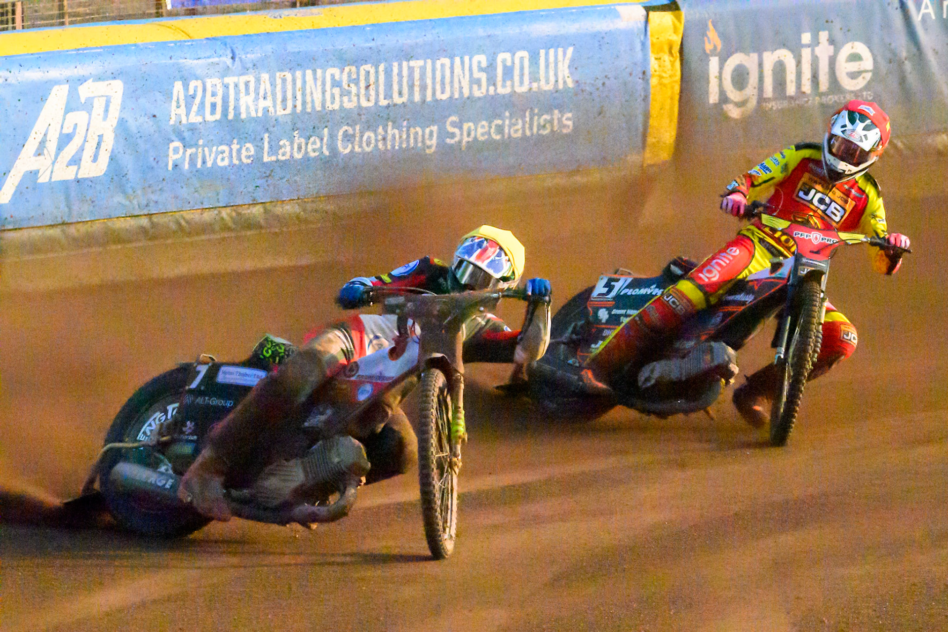 Will Cairns of Belle Vue Aces in Yellow leading Sam Masters of Leicester Lions  in Red during the Rowe Motor Oil Premiership match between Leicester Lions and Belle Vue Aces at the Hydroscan Arena, Leicester on Thursday 23rd July 2026. (Photo: Ian Charles | MI News)