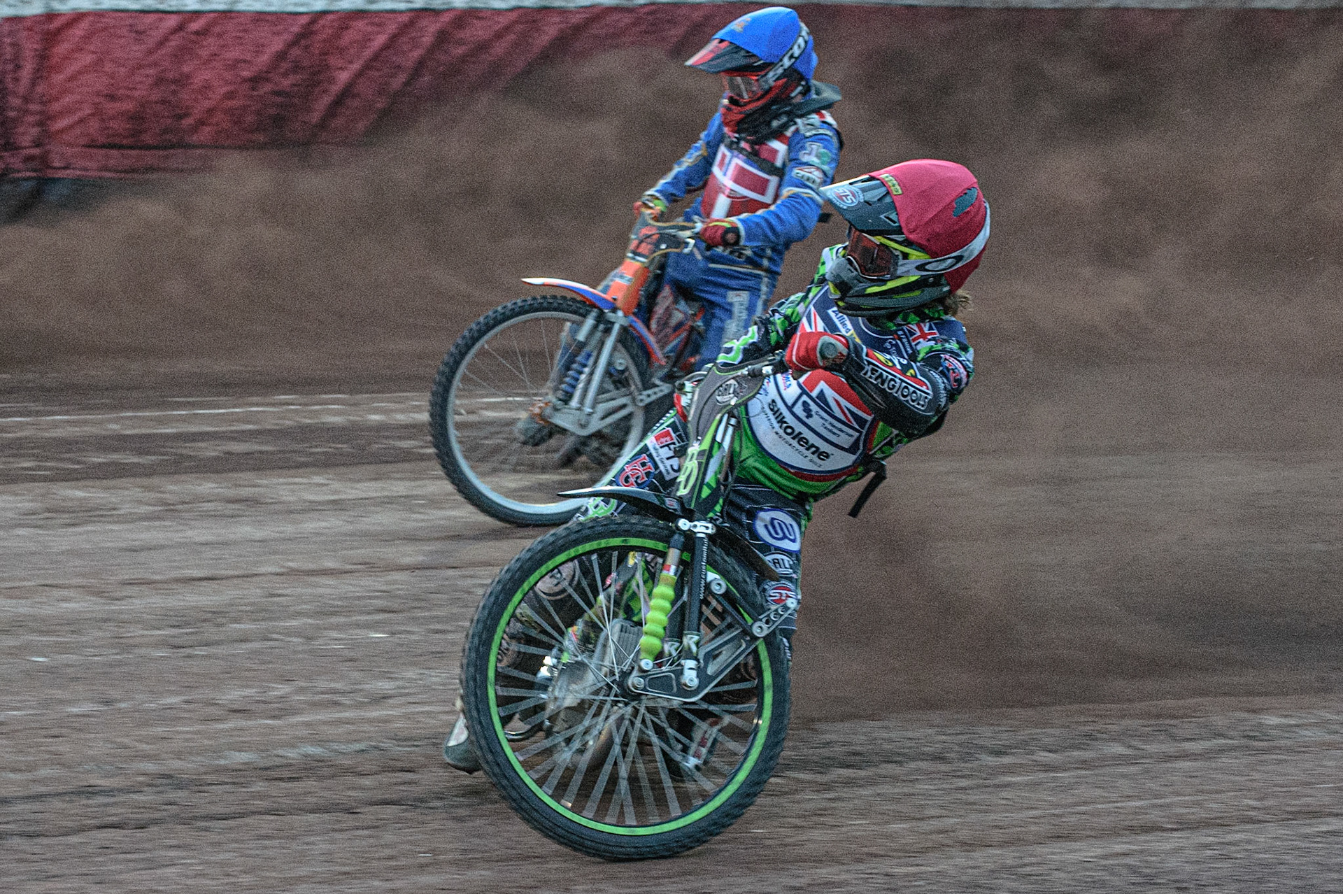 GLASGOW, UK. JUNE 19TH.  Charles Wright (Great Britain) (Red) inside Lasse Fredriksen (Norway) (Blue) during the FIM Speedway Grand Prix Qualifying Round at the Peugeot Ashfield Stadium, Glasgow on Saturday 19th June 2021. (Credit: Ian Charles | MI News)