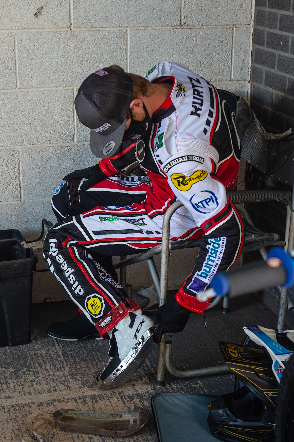 Photo: Ian CharlesBrady Kurtz of Belle Vue 'BikeRight' Aces gets ready for practice putting on his steel shoeBelle Vue ‘Bikerite ’Aces v ‘ATPI’ All Stars, Premiership Challenge, National Speedway Stadium, Manchester Thursday  24  September  2020