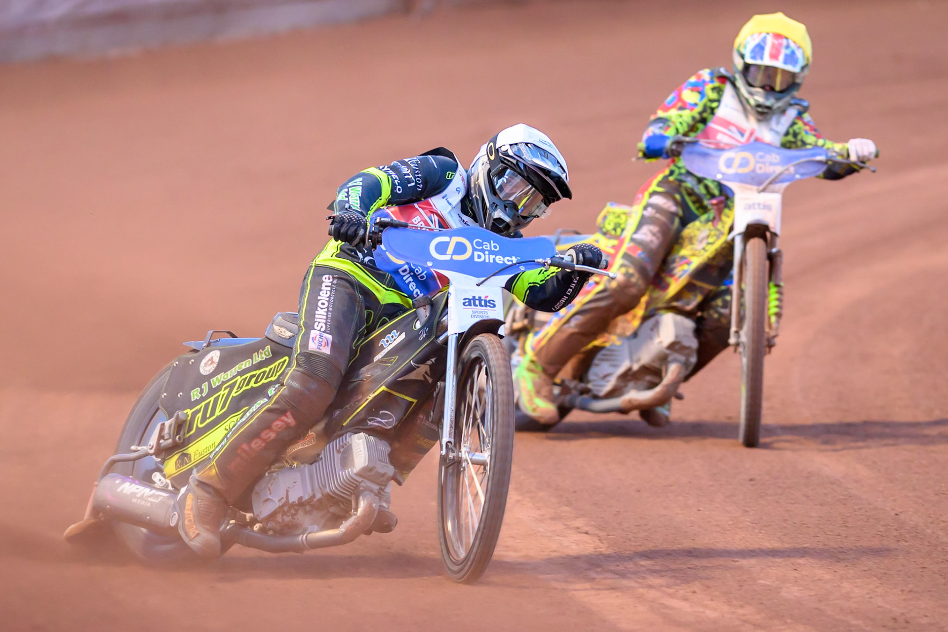 Danny King (10) in White leading Will Cairns (7) in Yellow during the Cab Direct British Speedway Championship Final at the National Speedway Stadium, Manchester on Saturday 15th August 2026. (Photo: Ian Charles | MI News)