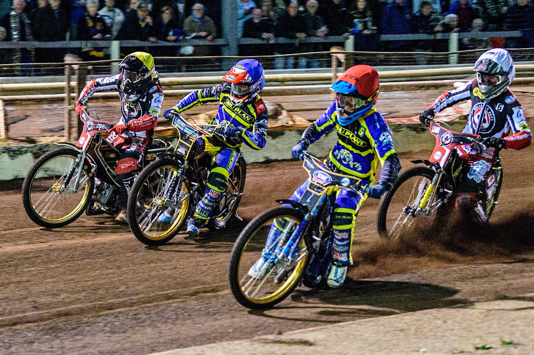 Justin Sedgmen  (Red) leads Jye Etheridge  (White) Connor Mountain  (Blue) and Norick Blodorn  (Yellow) during the SGB Premiership match between Sheffield Tigers and Belle Vue Aces at Owlerton Stadium, Sheffield on Thursday 22nd September 2022. (Credit: Ian Charles | MI News)