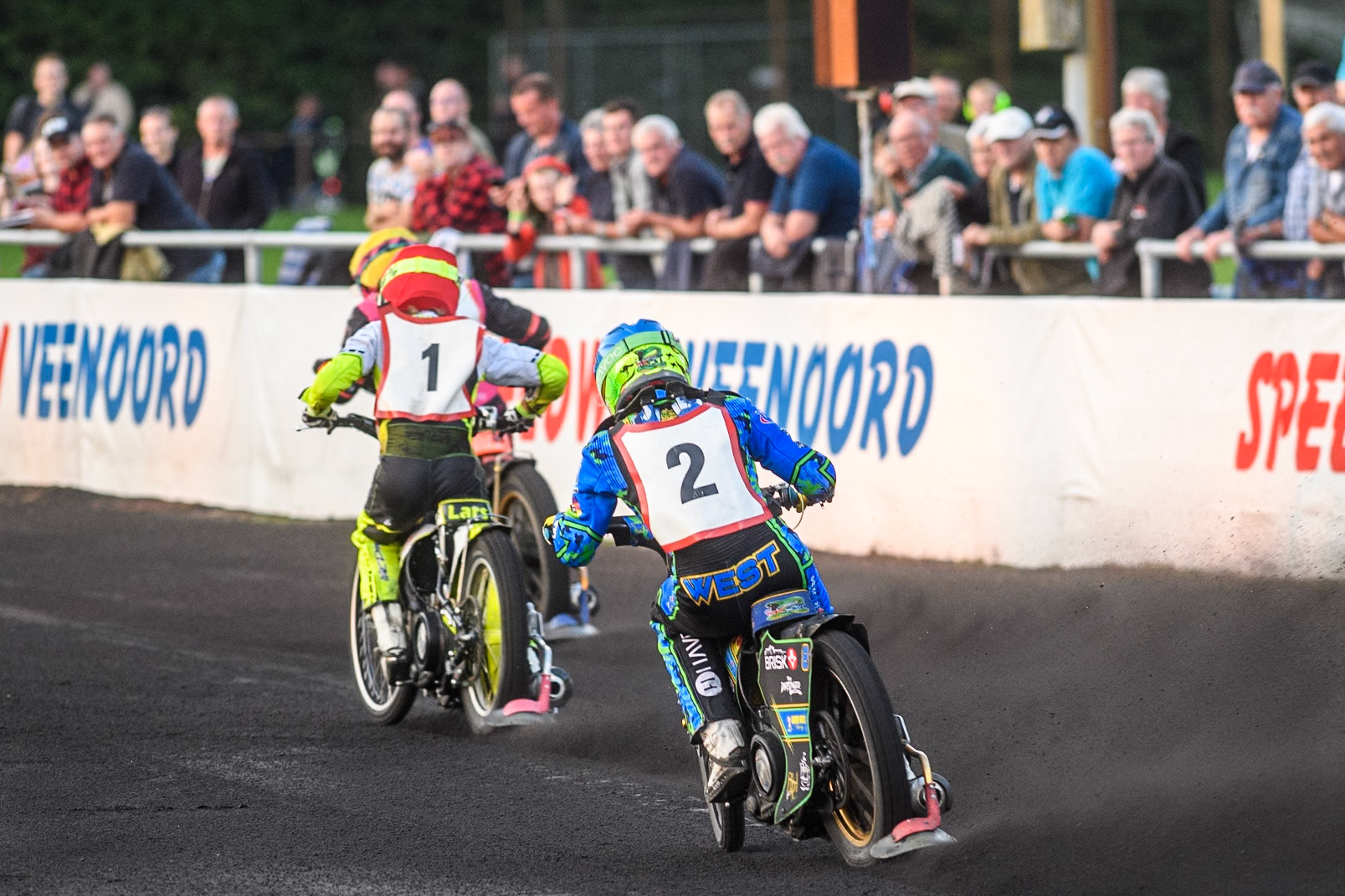 Michael West of Australia in Blue chases Lars Skupien of Poland in Red and Glenn Moi of Norway in Yellow during the Golden JOPA Helmet at Sportpark Veenoord, Veenoord, Netherlands on Saturday 21st September 2024. (Photo: Ian Charles | MI News)