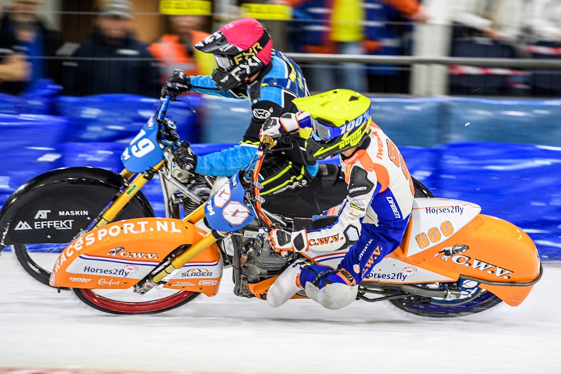 Jasper Iwema (800) of The Netherlands in Yellow rides inside Filip Jäger (719) of Sweden in Red during the FIM Ice Speedway Gladiators World Championship, Final 3 at the Ice Stadium, Thialf, Heerenveen on Saturday 5th April 2025. (Photo: Ian Charles | MI News)