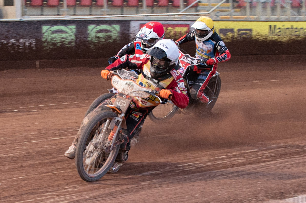 Photo: Ian Charles

Jack Smith   (White) leads Danny Phillips  (Red) and Ben Morley  (Yellow)

Belle Vue Colts v Isle Of Wight Warriors, SGB National League KO Cup Quarter Final 1st Leg, Belle Vue National Speedway Stadium, Manchester, Monday 22  July  2019