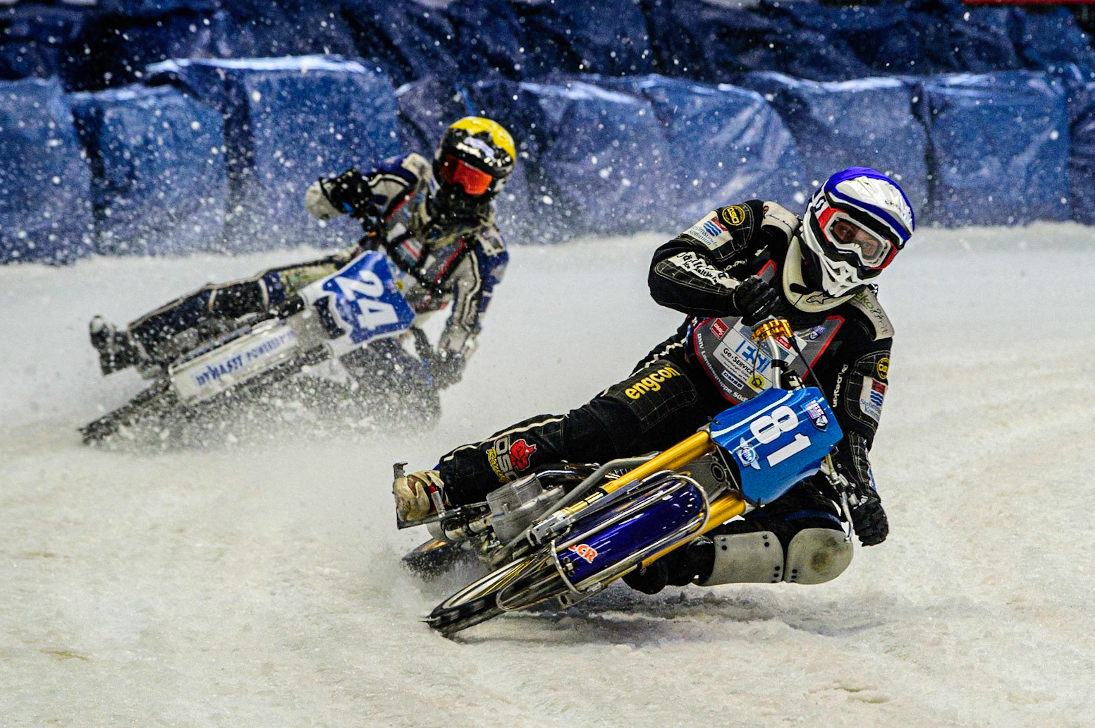 Jimmy Olsen (81) (Blue) leads Max Koivula (24) (White) during the Ice Speedway Gladiators World Championship Final 2 at Max-Aicher-Arena, Inzell, Germany on Sunday 19th March 2023. (Photo: Ian Charles | MI News)
