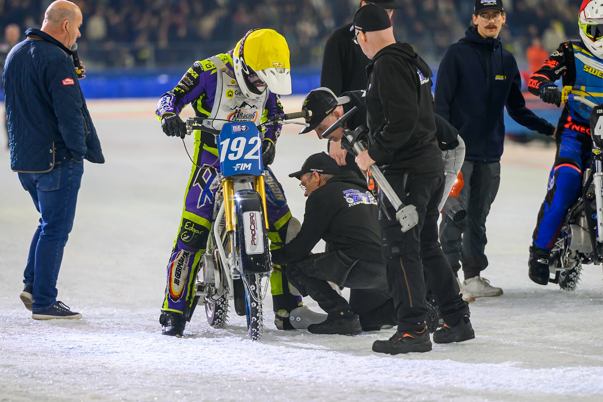 Paul Cooper of Great Britain  has machine trouble during the ROELOF THIJS BOKAAL at Ice Rink Thialf, Heerenveen on Friday 10th April 2026.  (Photo: Ian Charles | MI News)