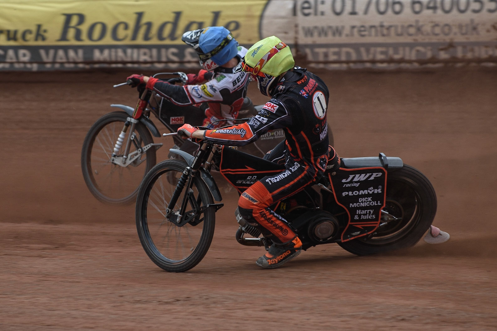 MANCHESTER, UK. AUGUST 30TH Dan Bewley  (Blue) passes Sam Masters  (Yellow) during the SGB Premiership match between Belle Vue Aces and Wolverhampton Wolves at the National Speedway Stadium, Manchester on Monday 30th August 2021. (Credit: Ian Charles | MI News)