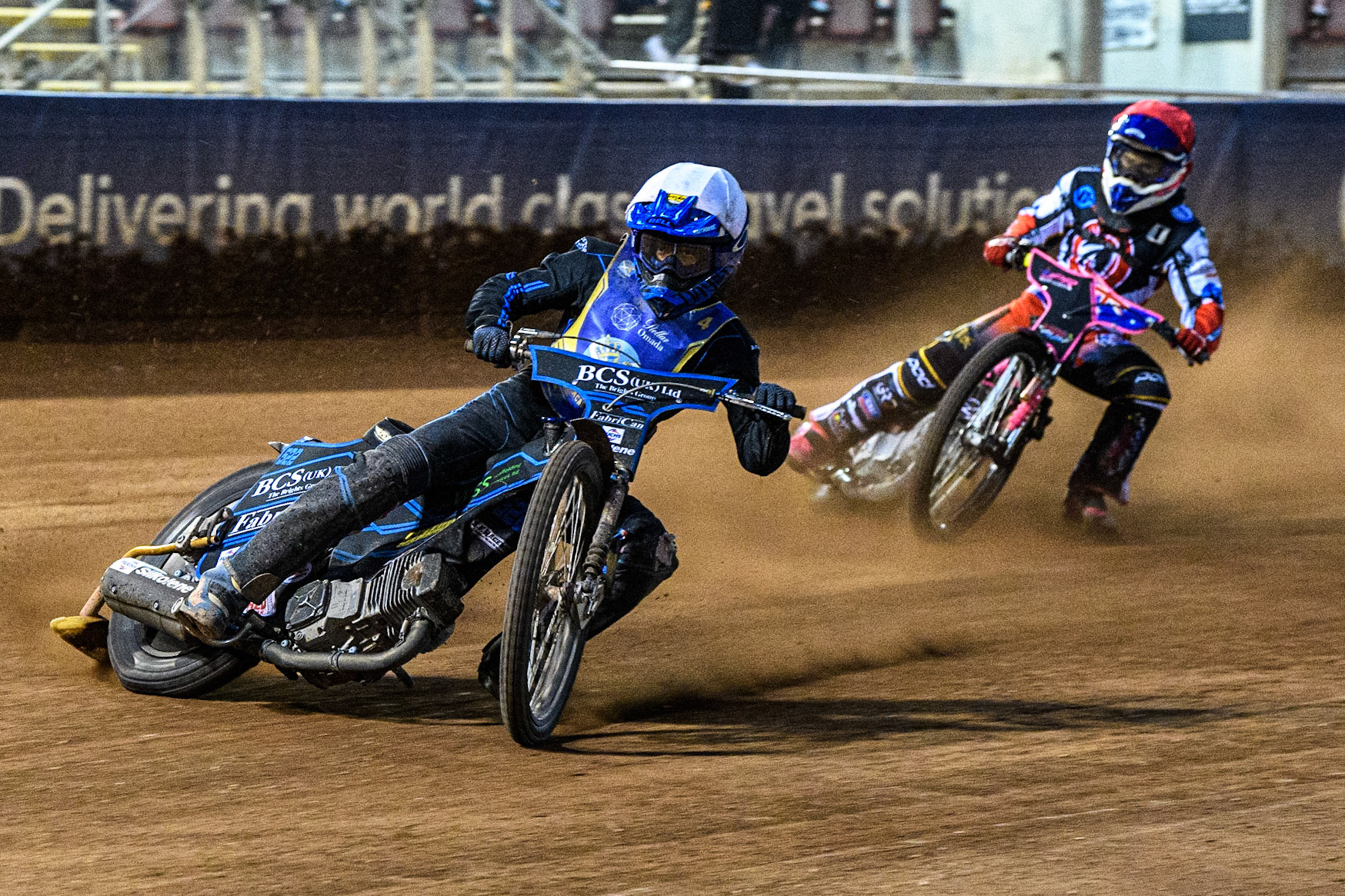 Ashton Boughen (White) leads James Pearson (Red) during the National Development League match between Belle Vue Colts and Edinburgh Monarchs Academy at the National Speedway Stadium, Manchester on Friday 21st July 2023. (Photo: Ian Charles | MI News)