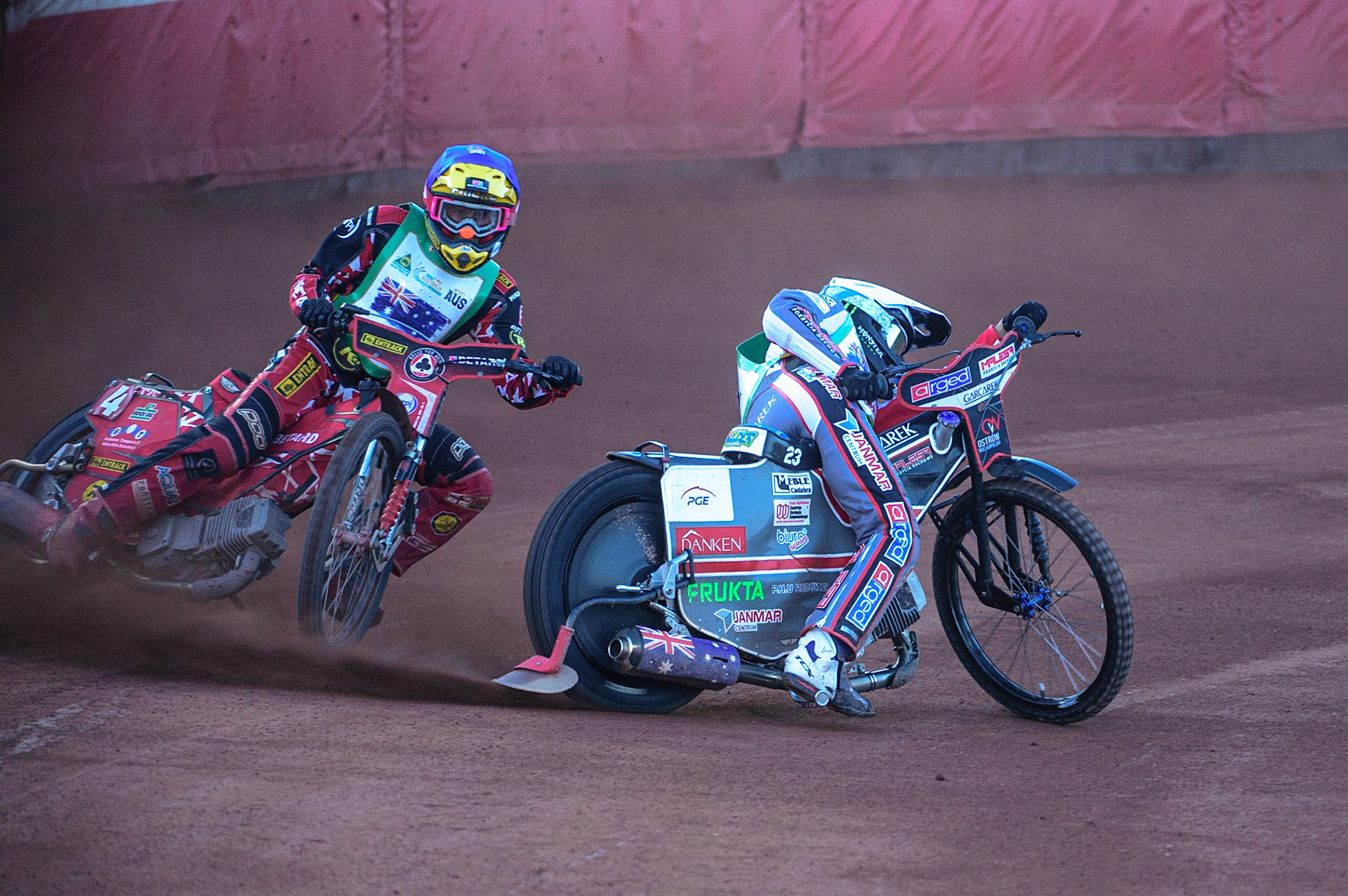Chris Holder (Australia) (White) starts to spin in front of Max Fricke (Australia) (Red) during the FIM Speedway Grand Prix Challenge at the Peugeot Ashfield Stadium, Glasgow on Saturday 20th August 2022. (Credit: Ian Charles | MI News)