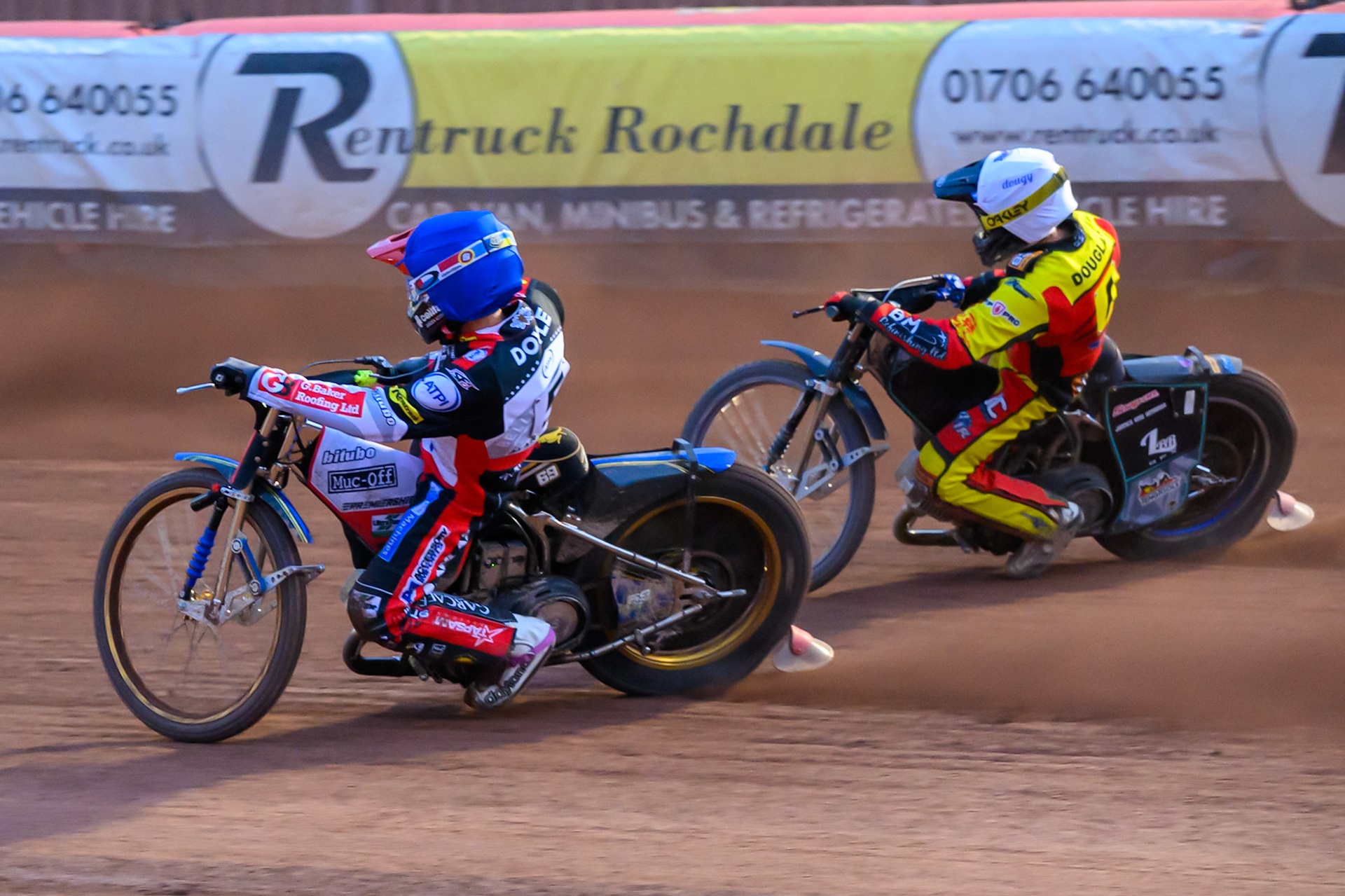 Jason Doyle of Belle Vue Aces in Blue rides inside Ryan Douglas of Leicester Lions in White during the Rowe Motor Oil Premiership match between Belle Vue Aces and Leicester Lions at the National Speedway Stadium, Manchester on Monday 3rd August 2026. (Photo: Ian Charles | MI News)