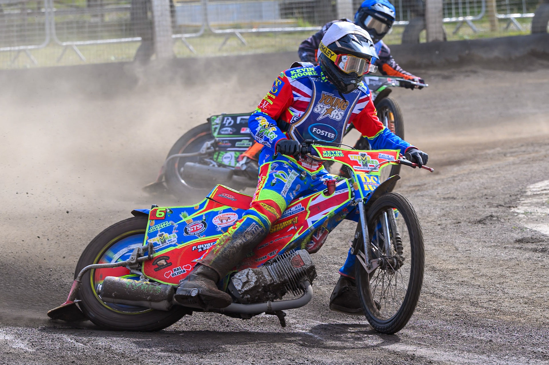 Simon Lambert of Kings Lynn Young Stars in White leading Jack Roberts of Buxton Bulls in Blue during the WSRA National Development League match between Buxton Bulls and King's Lynn Young Stars at Hi-Edge Speedway, Buxton on Sunday 9th August 2026. (Photo: Ian Charles | MI News)