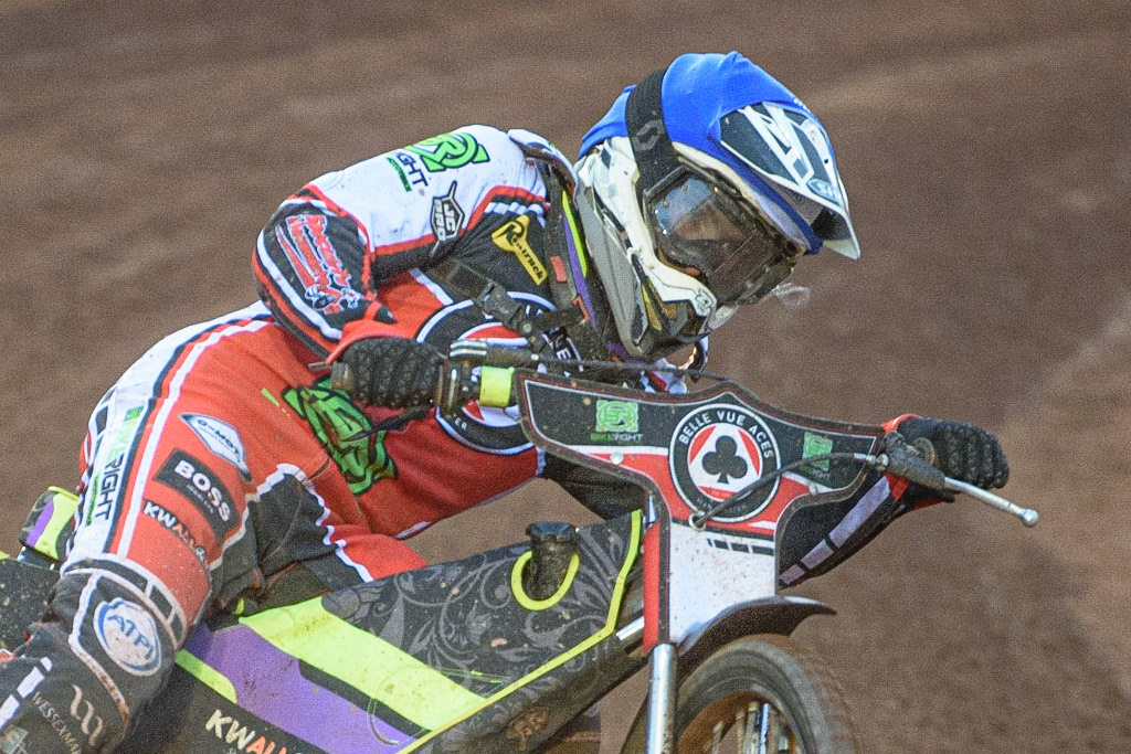 MANCHESTER, UK. AUGUST 23RD    Tom Brennan  (Blue) during the SGB Premiership match between Belle Vue Aces and King's Lynn Stars at the National Speedway Stadium, Manchester on Monday 23rd August 2021. (Credit: Ian Charles | MI News)