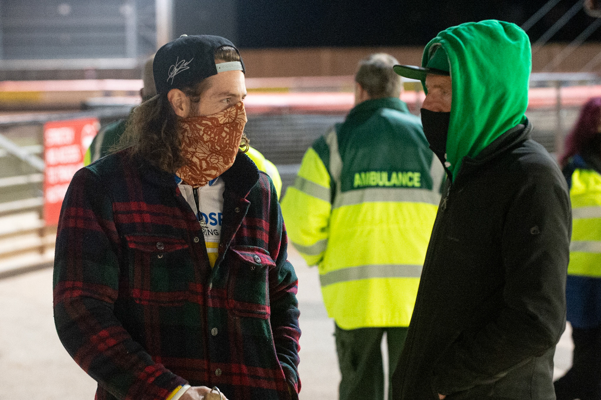 Photo: Ian CharlesRichard Lawson (left) chats with his father Steve after practicePeter Craven Memorial Trophy, National Speedway Stadium, Manchester Thursday  22  October  2020